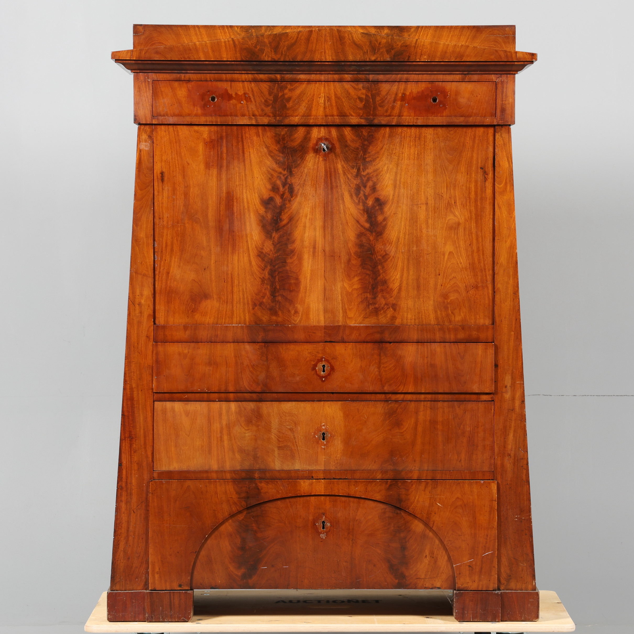 CHIFFONJÉ, empire, 1800-talets första hälft, mahogny.