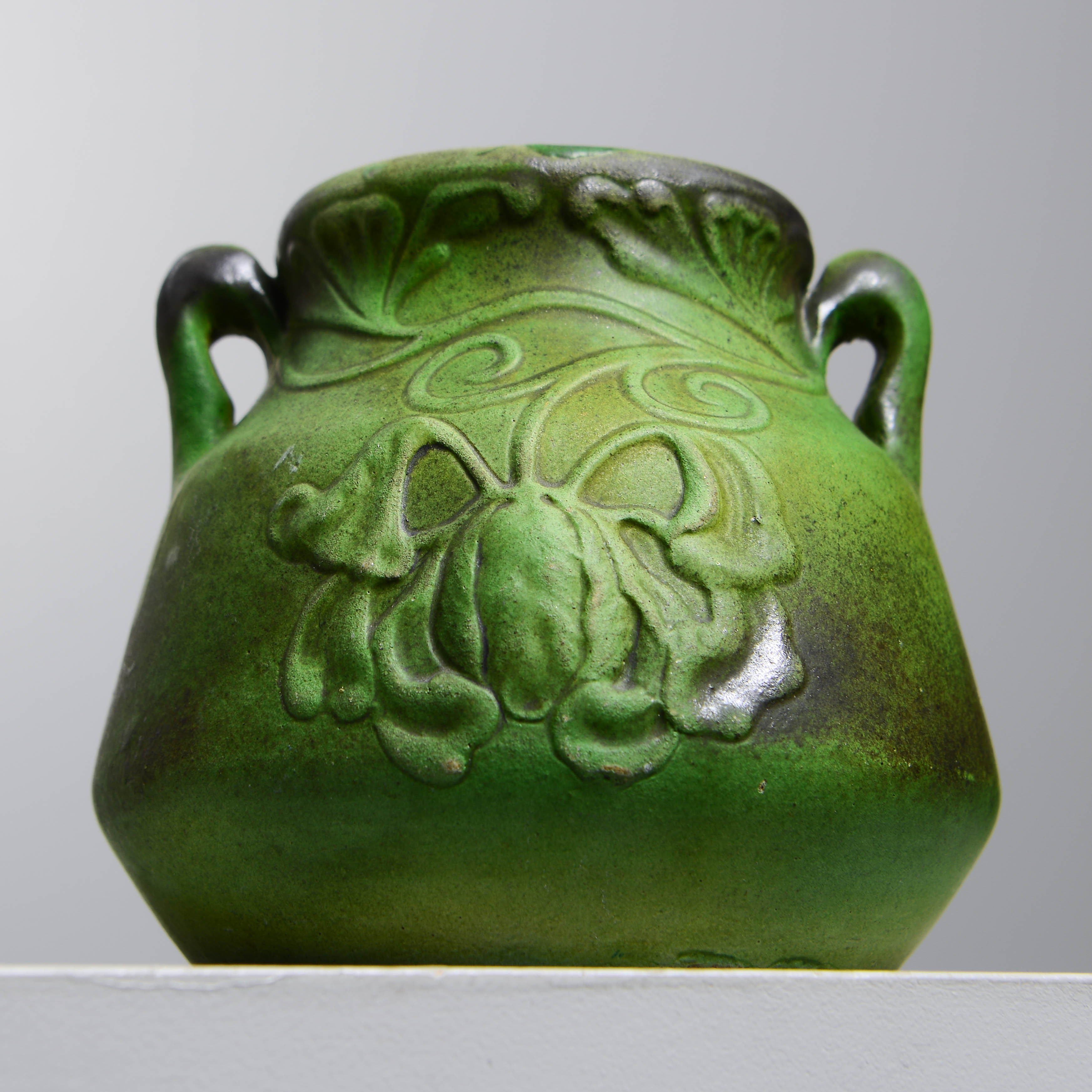 HÄNKELVAS, modell 560, art nouveau, Upsala-Ekeby, 1900-14.