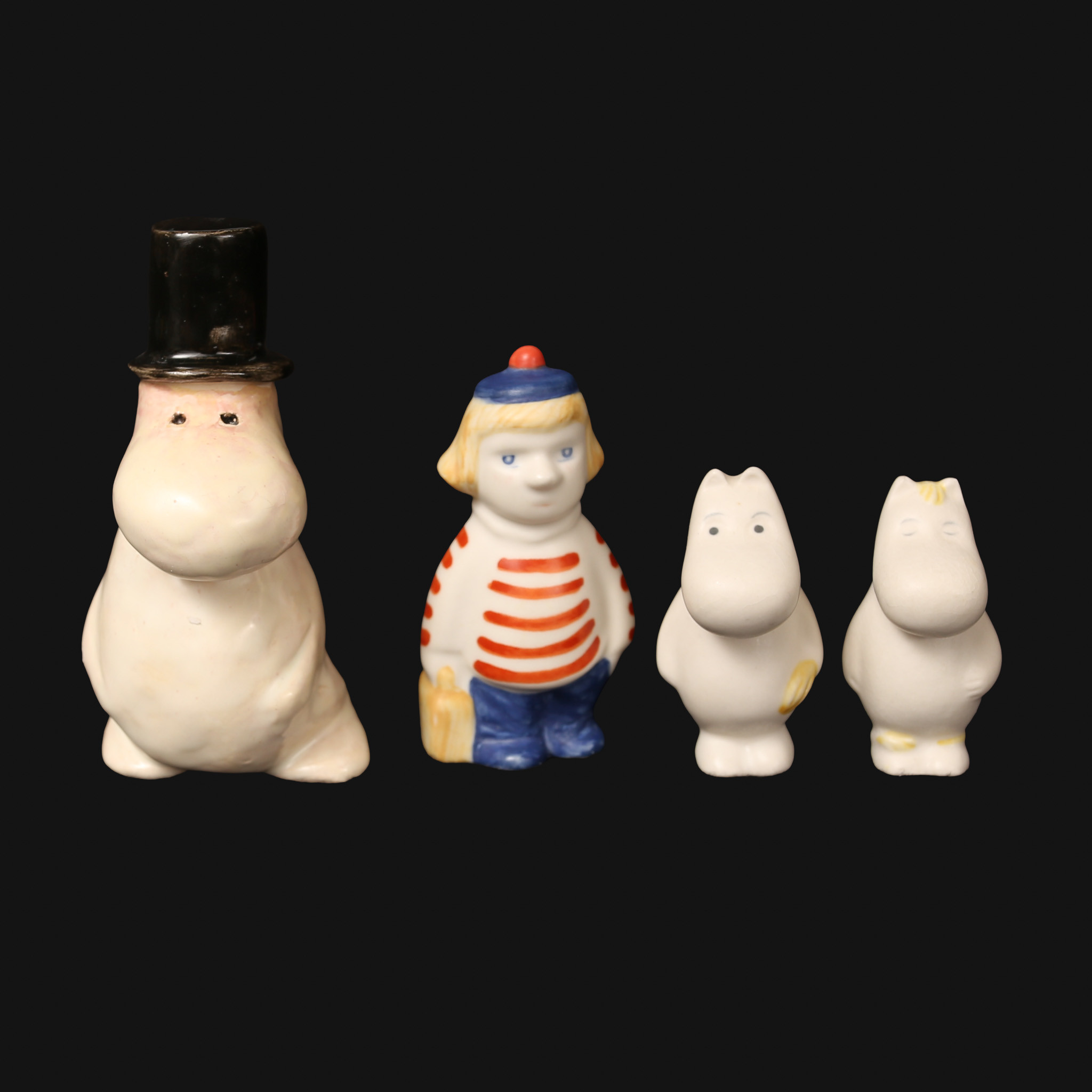 TUULIKKI PIETILÄ, Figuriner, glaserat stengods, Muminpappa, Snorkfröken, Too-Tiki, 4 stycken, 1990- tal.