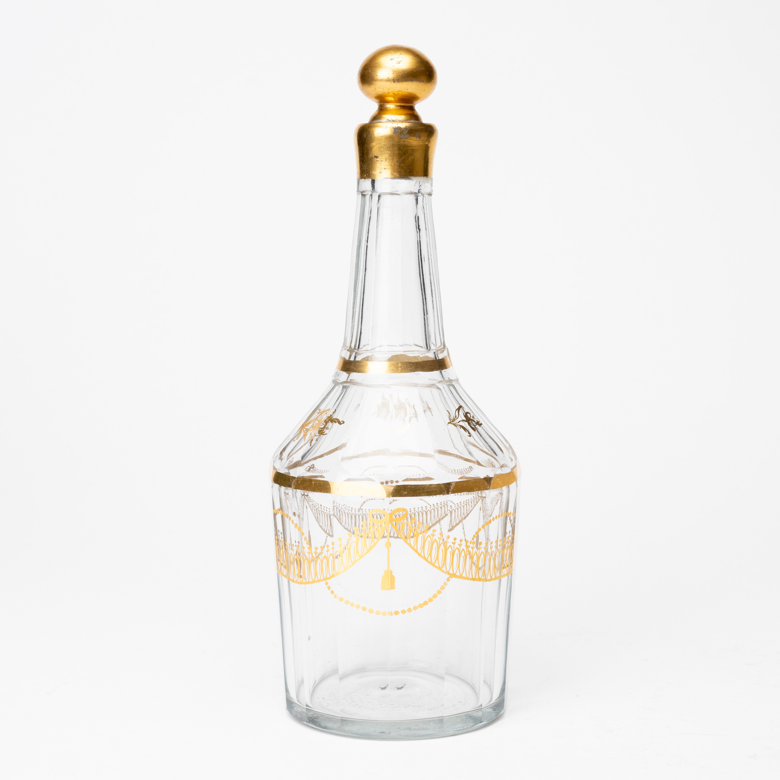 KARAFF, glas med förgylld dekor, empire, 1800-talets början.