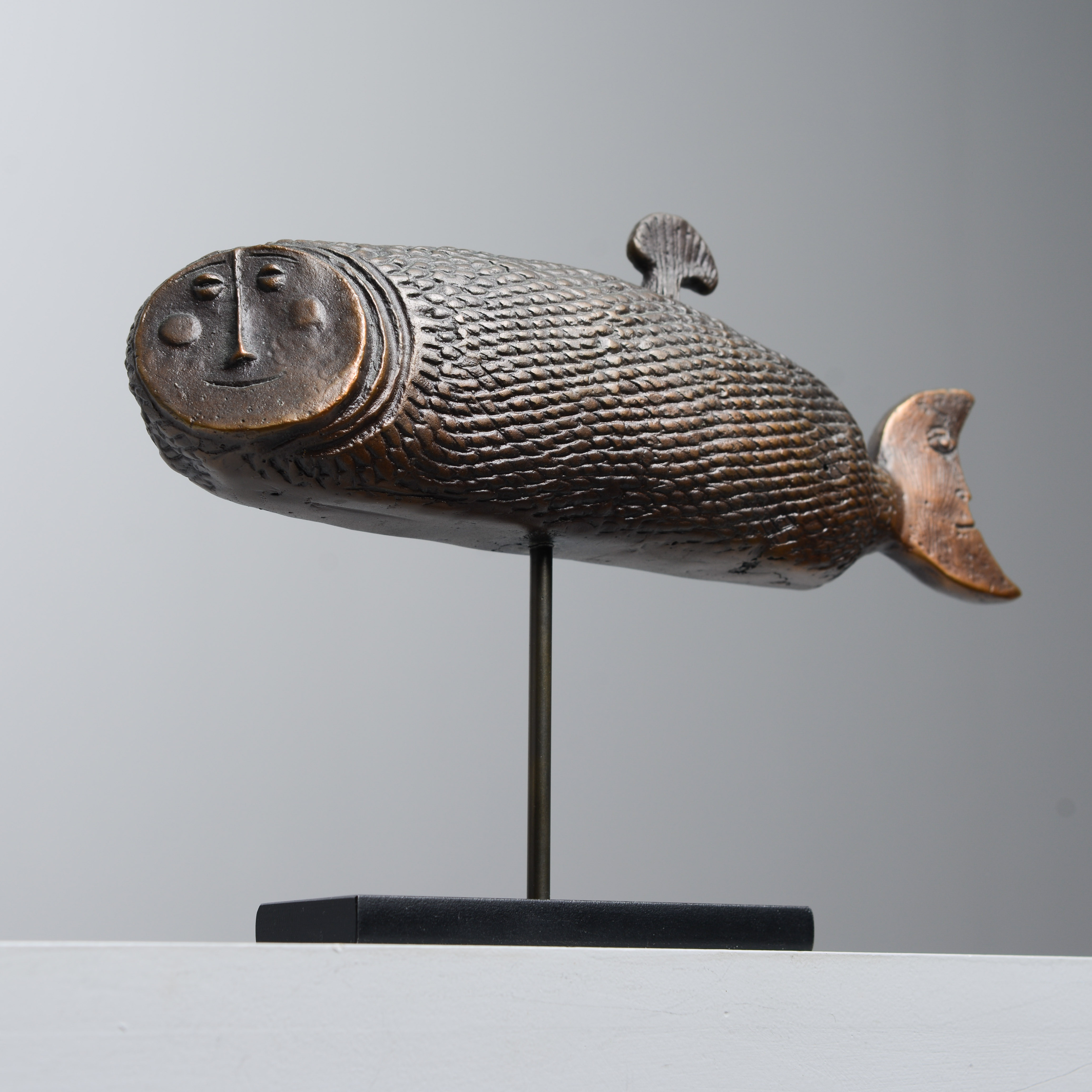 STIG LINDBERG. "Månfisken", skulptur, brons, Scandia Present, 1970-tal.