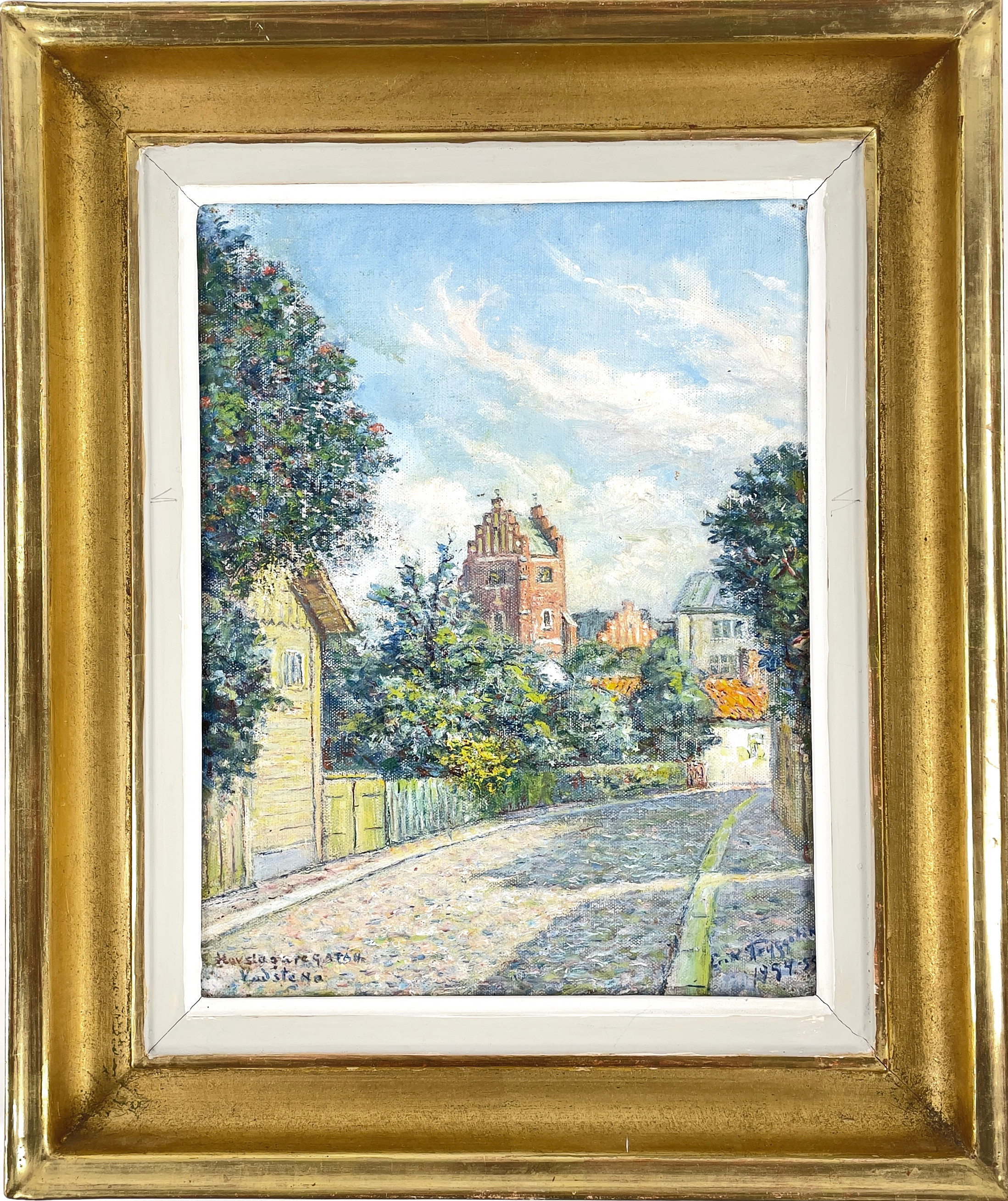 ERIK  TRYGGELIN. Olja på duk fäst på pannå, "Hovslagaregatan, Vadstena", signerad Erik Tryggelin samt daterad 1954-55.