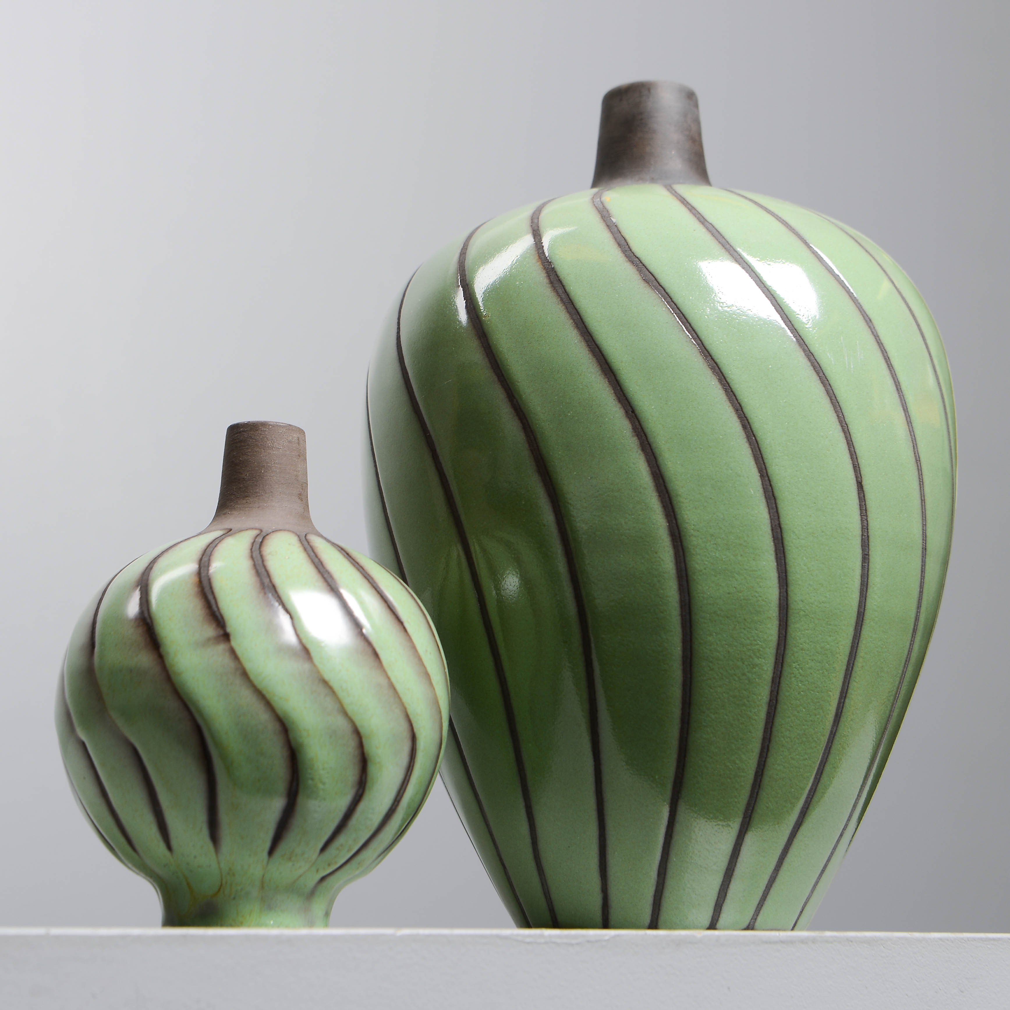 KJELL BLOMBERG. "Turbin", vaser, 2 st, Upsala Ekeby, 1954-55.