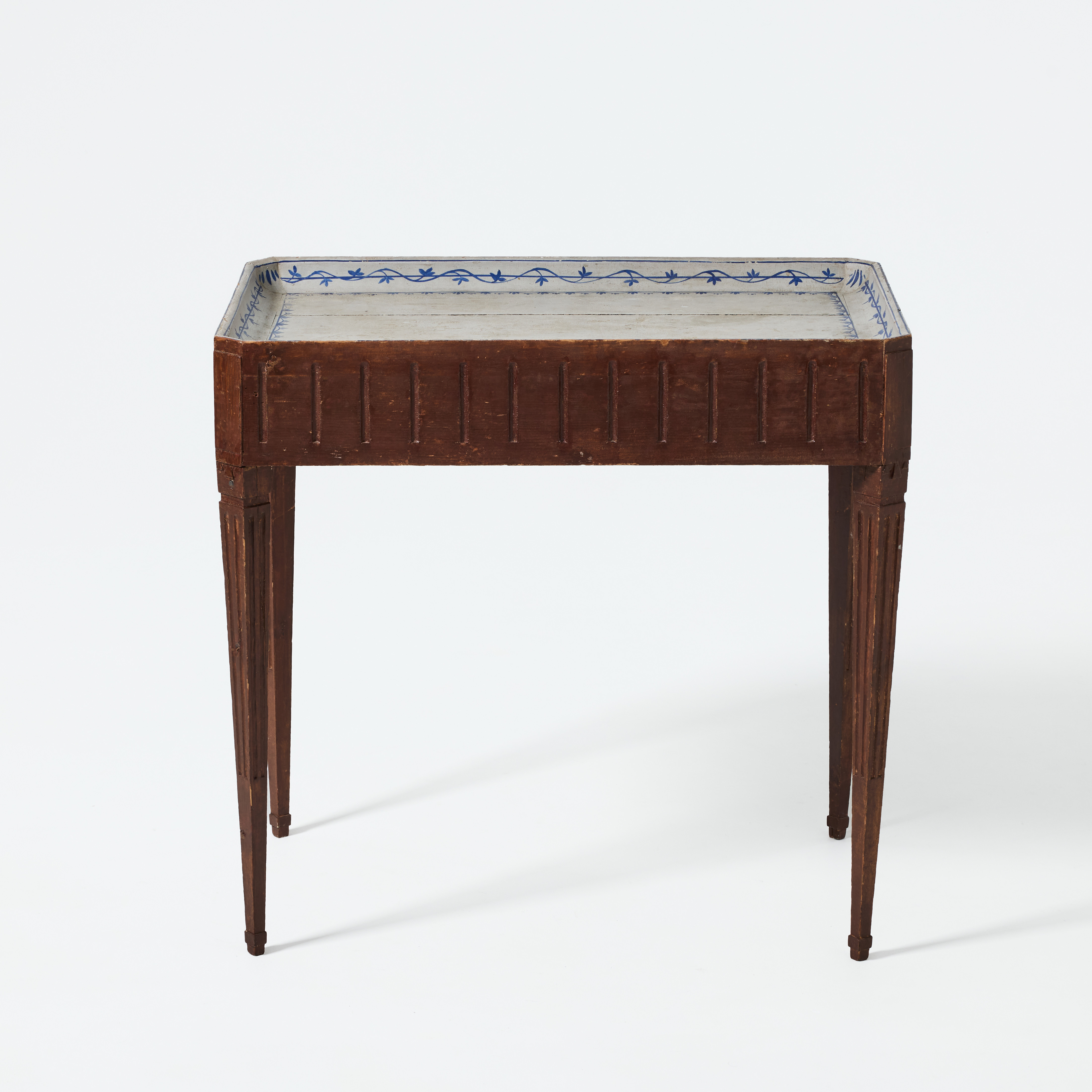 BRICKBORD, sengustavianskt, 1800-talets början, stomme i furu, delvis framtagen originalfärg i engelskt rött.