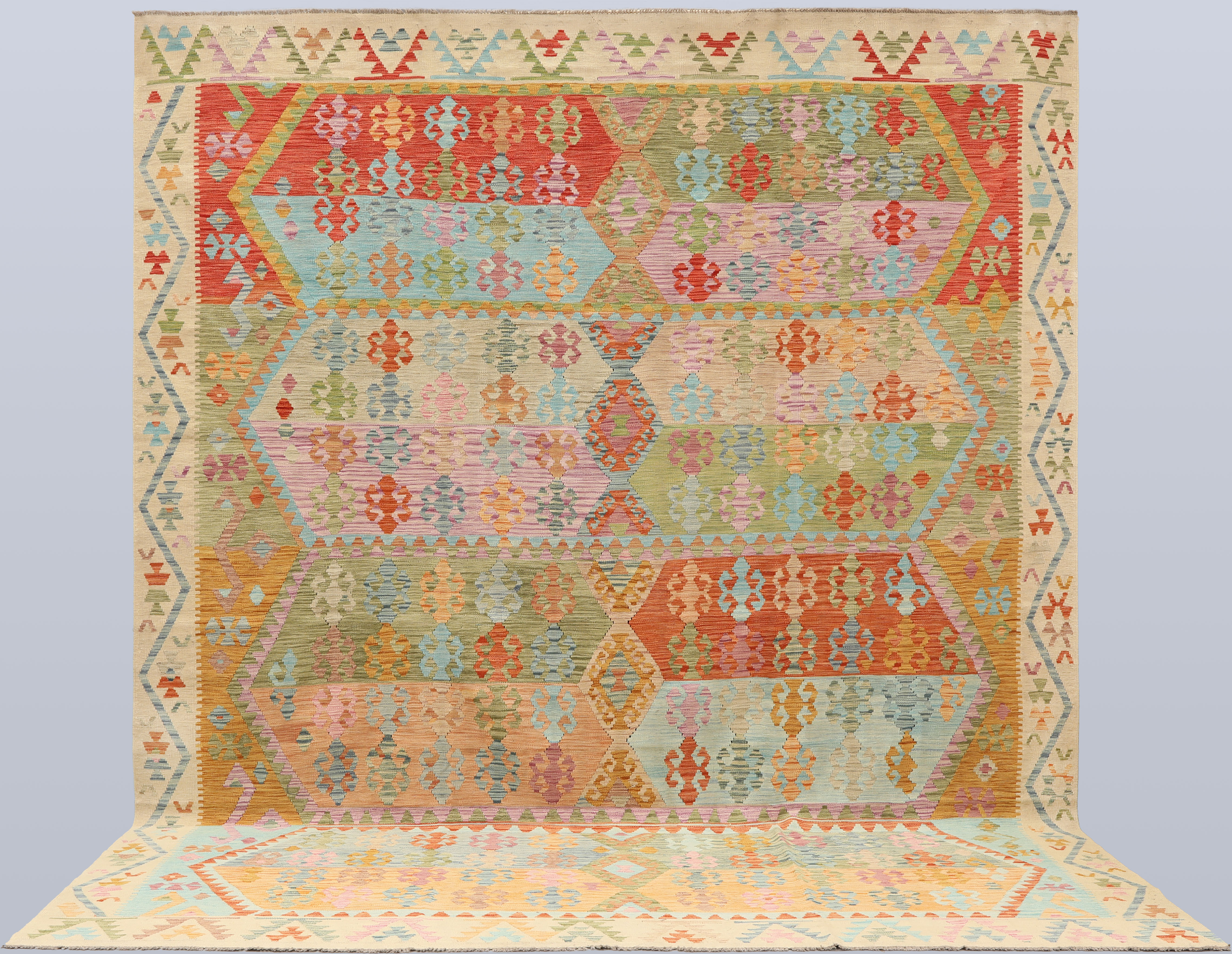 ORIENTMATTA. Kelim klassisk design, 385 x 306 cm.