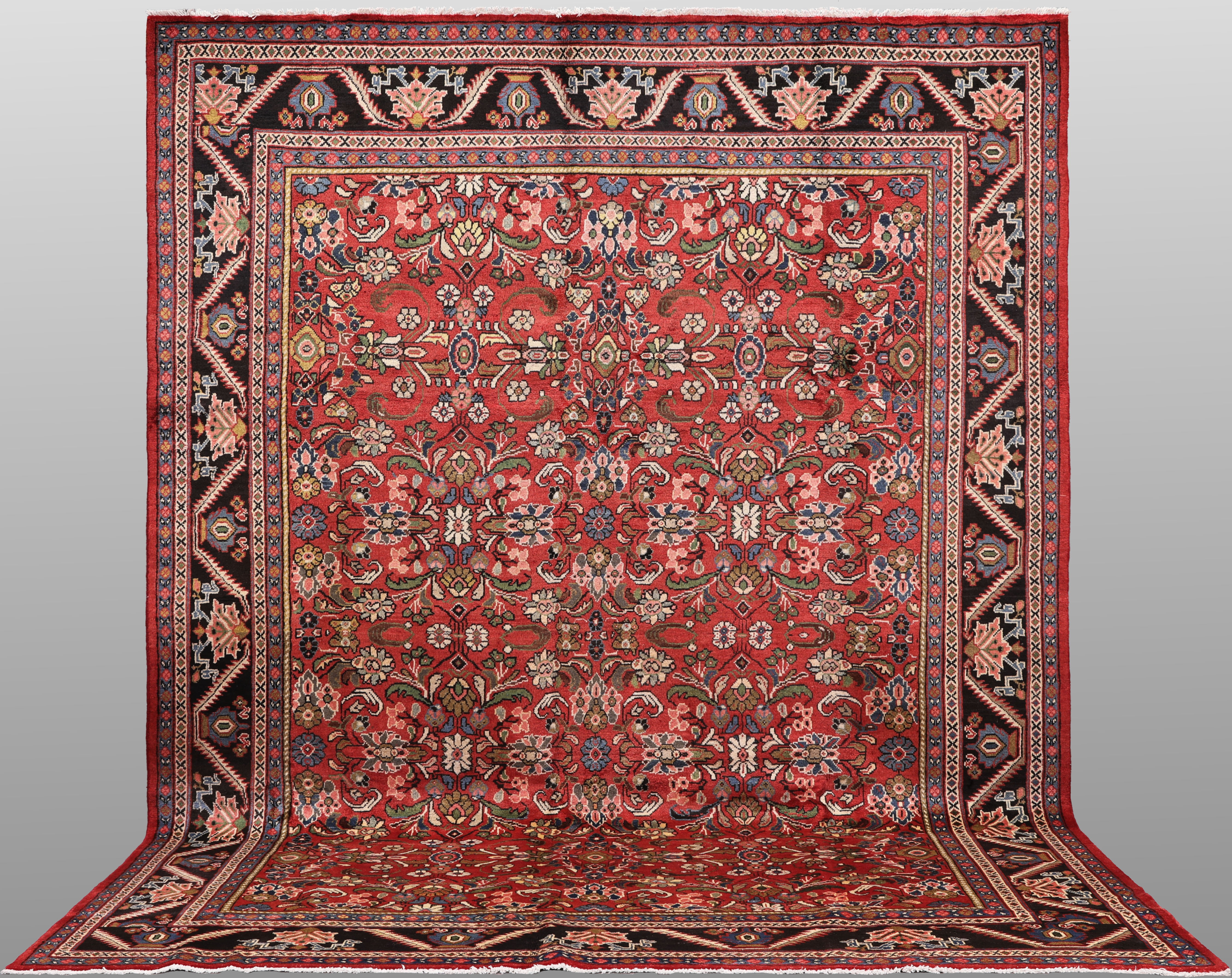 ORIENTMATTA. Mahal fine, 389 x 289 cm.