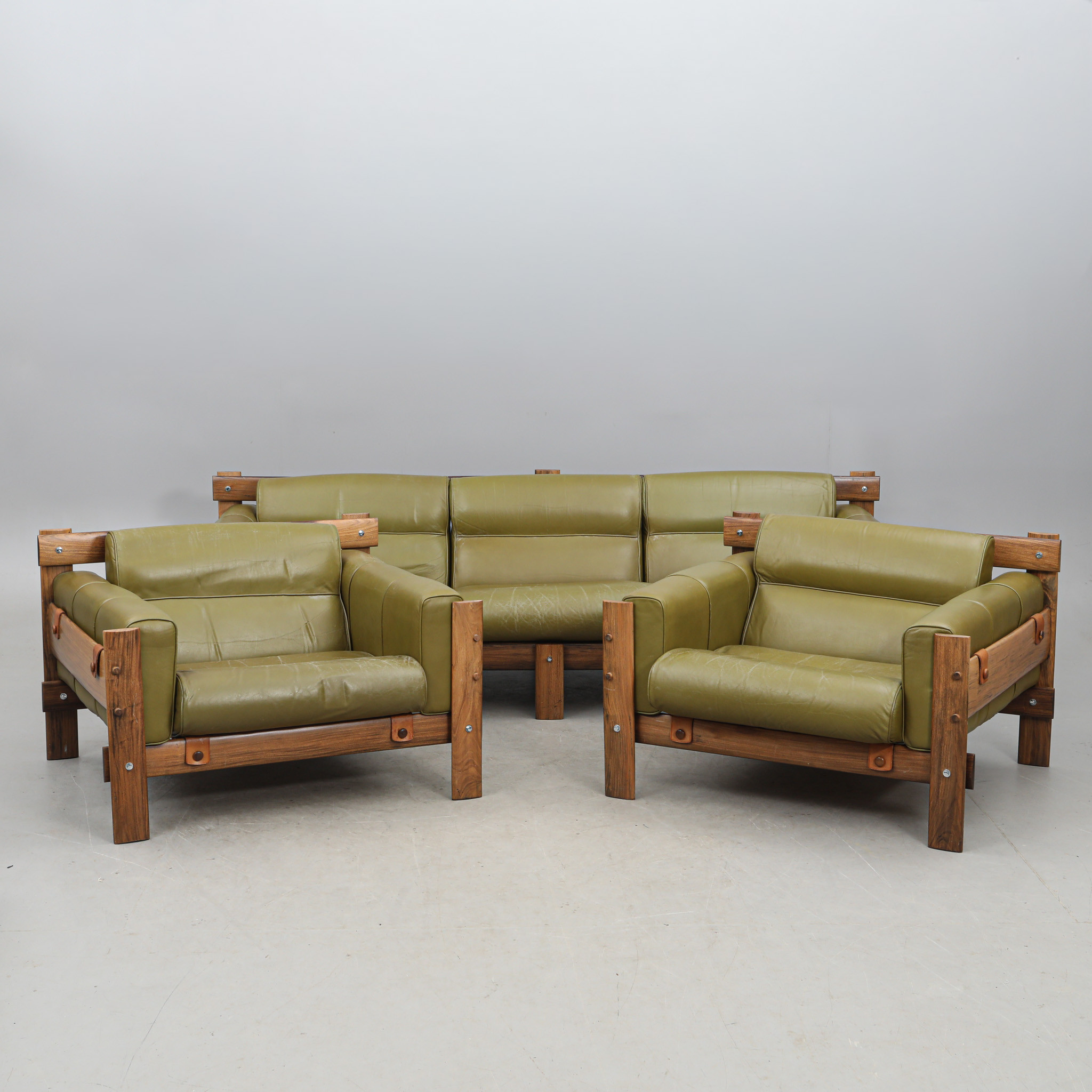 PERCIVAL LAFER. Soffa & fåtöljer, 3 delar,"MP-51",jakaranda ,1970 -tal,L'Atelier, Brazil.