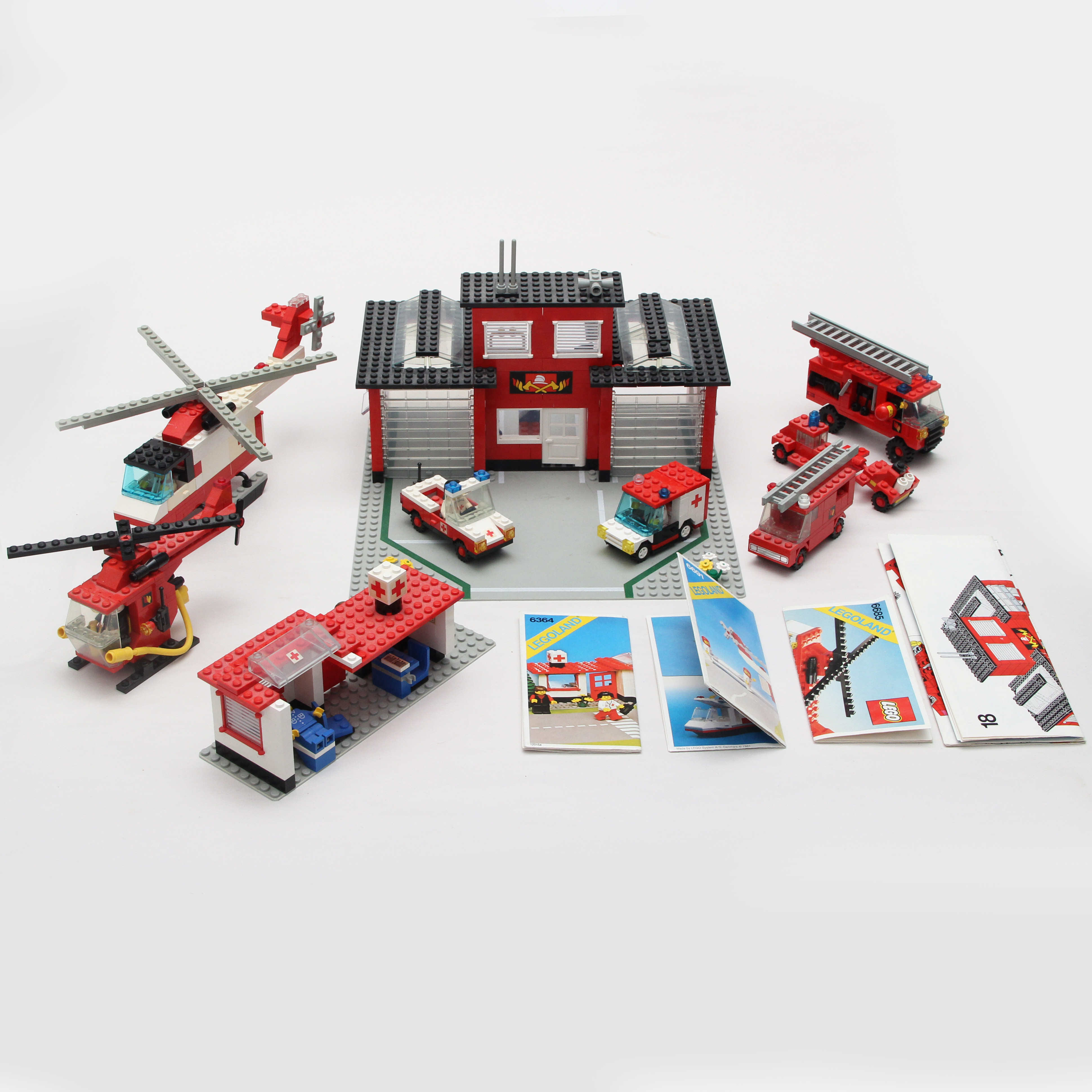 LEGO, Brandstation och ambulansstation.