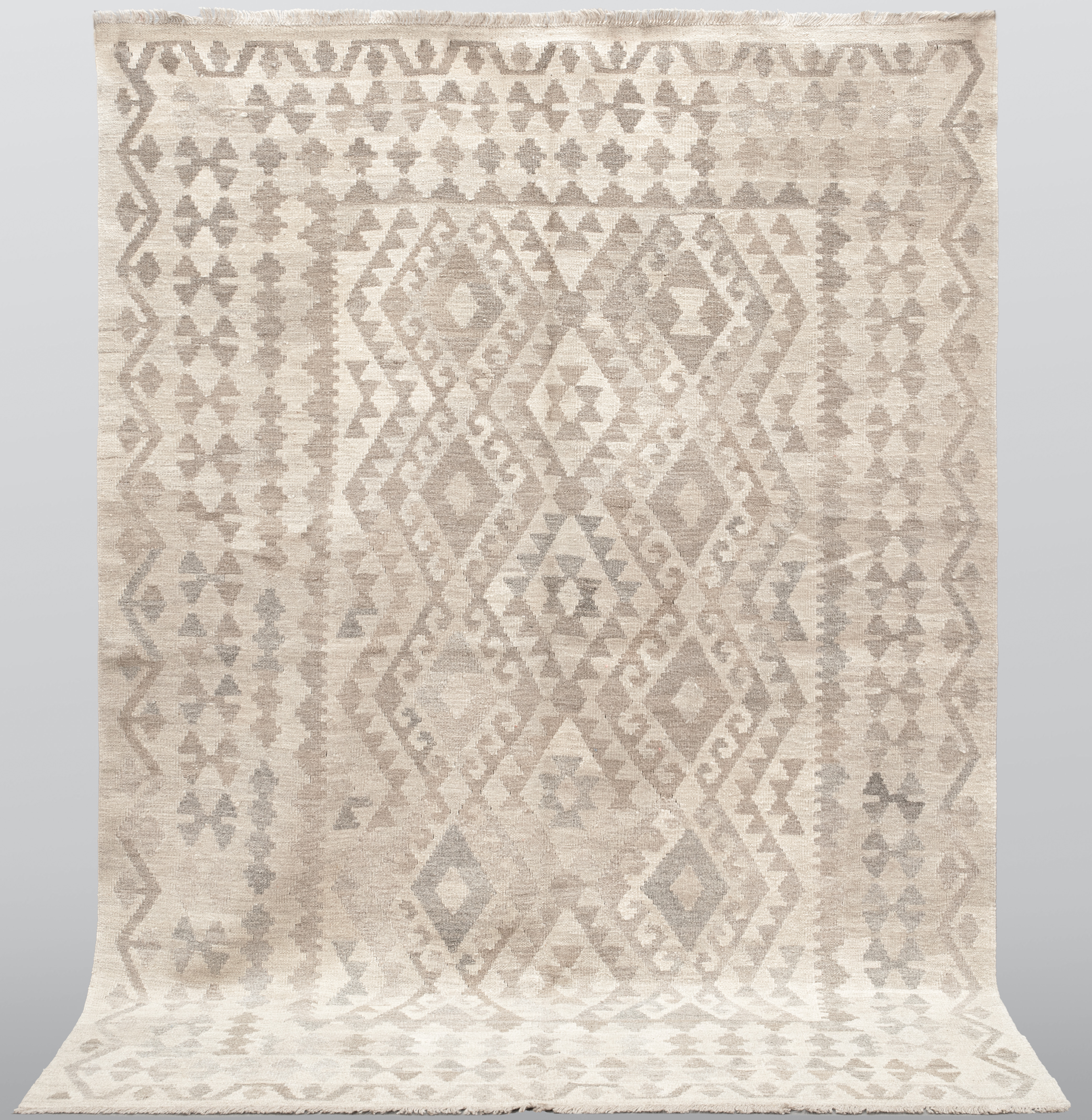 ORIENTMATTA. Kelim naturfärgad, 233 x 173 cm.