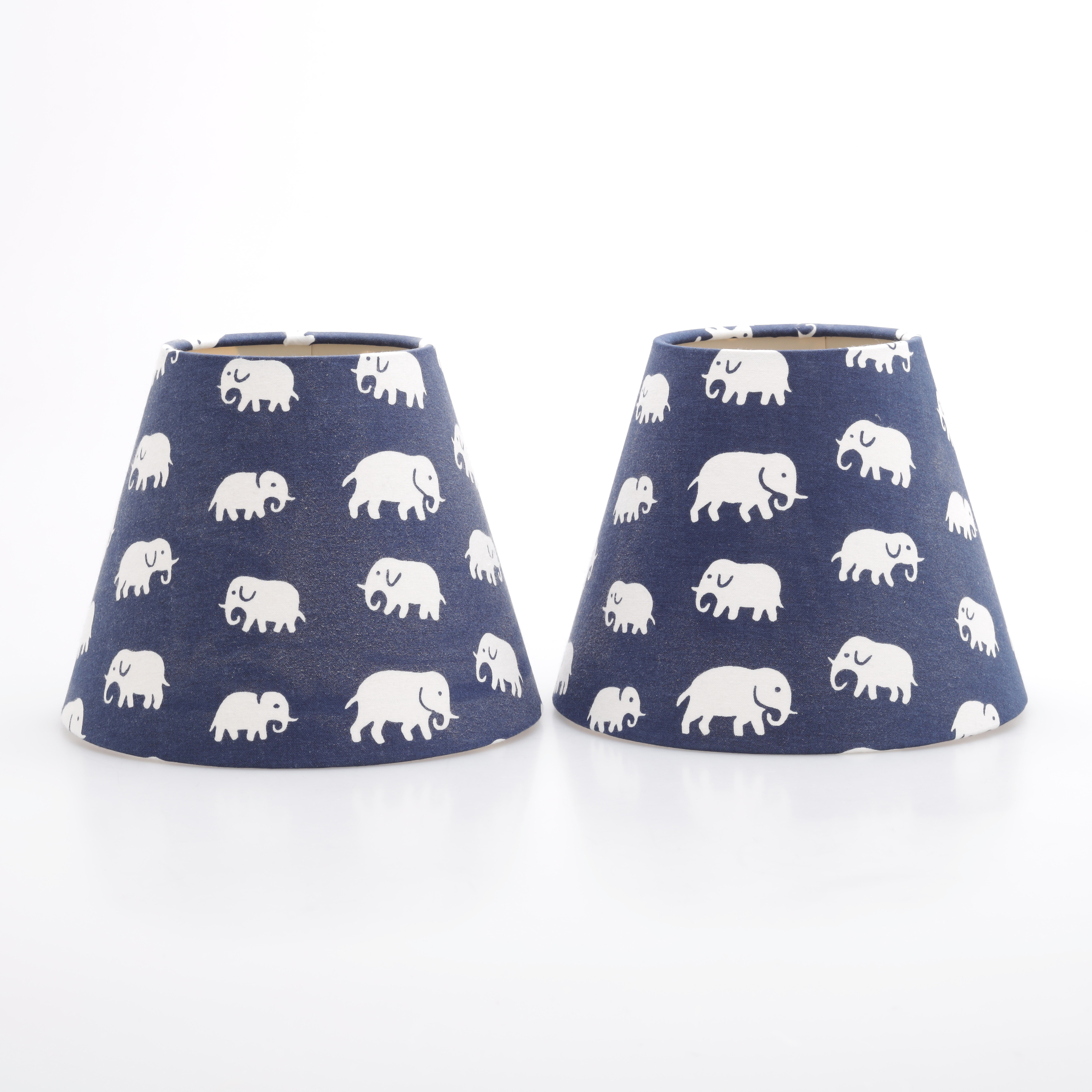 LAMPSKÄRMAR, ett par, med tyg "Elefant", Estrid Ericsson, Firma Svenskt Tenn.