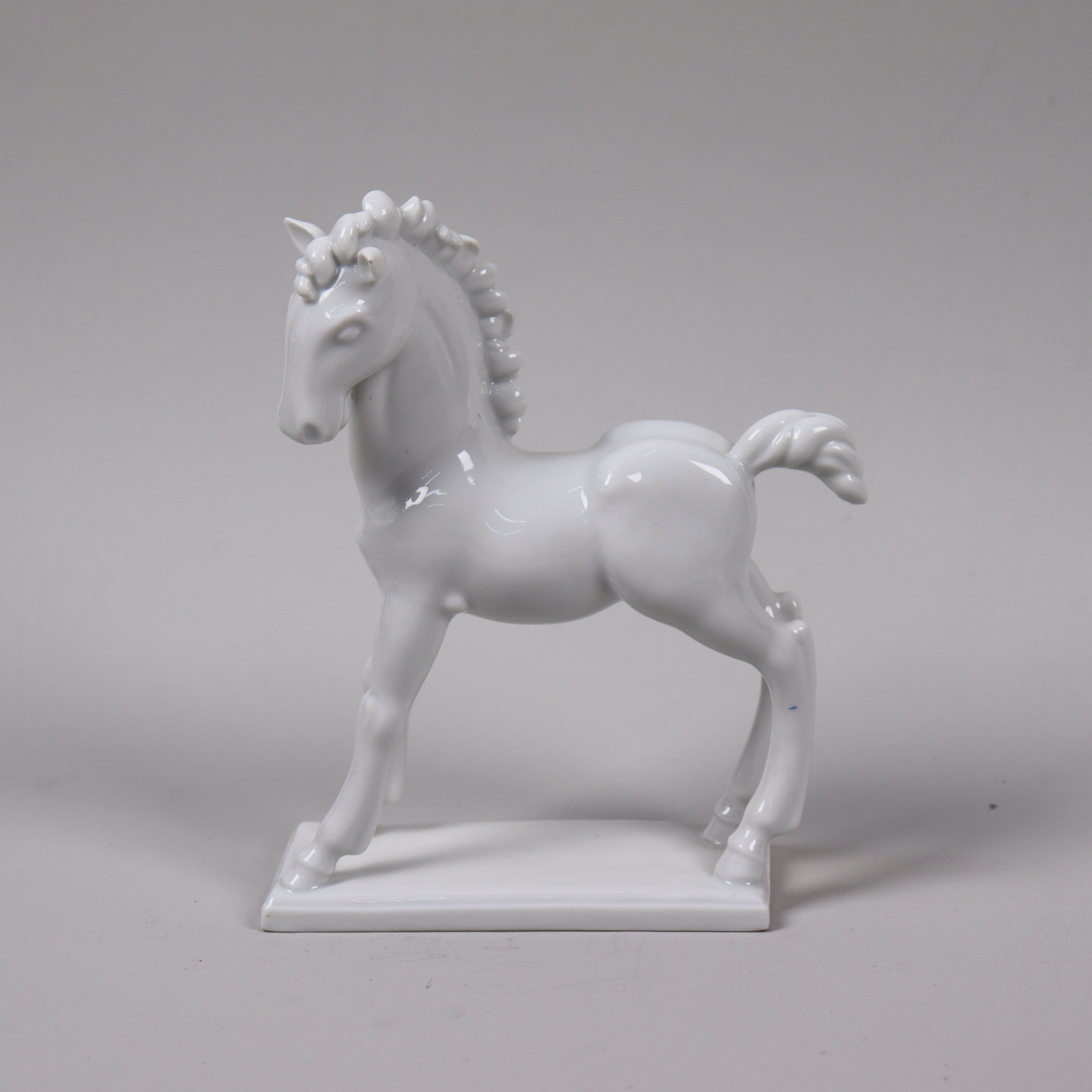 KARL GRÖSSL. figurin, Rörstrand, häst i porslin.