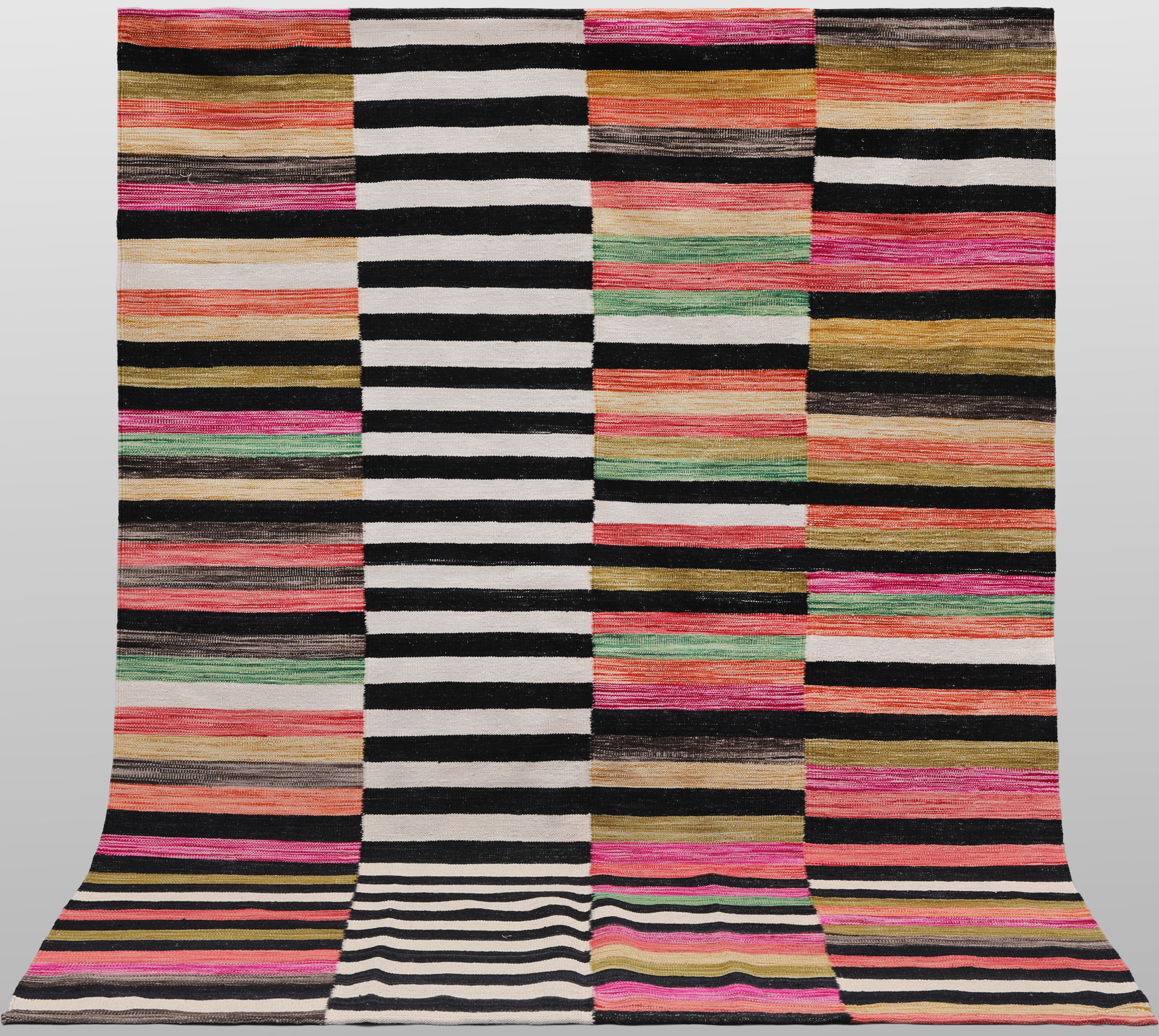 MATTA, Kelim, Modern design, ca 220x169 cm.