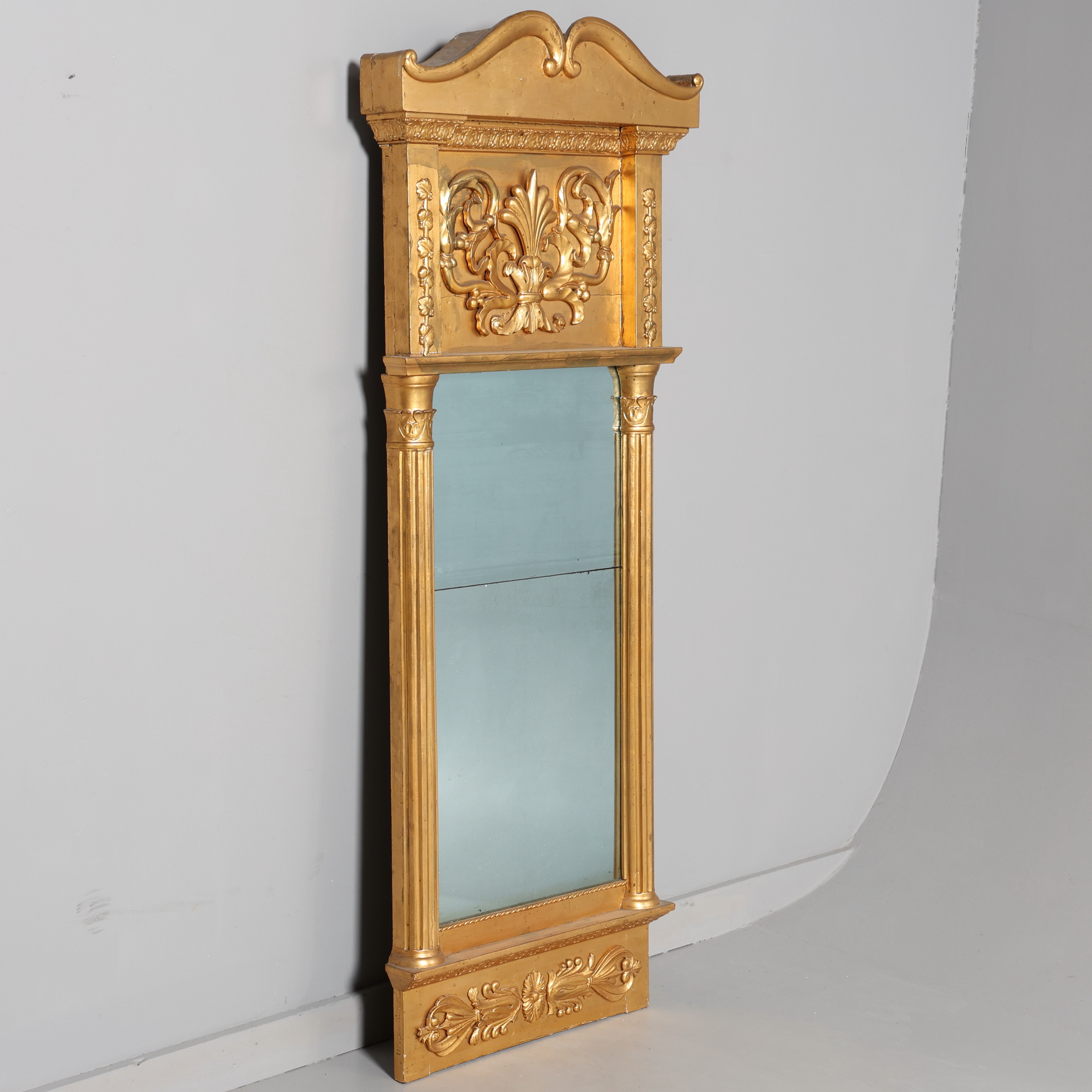 SPEGEL, empire/Karl-Johan, 1800-talets första hälft, Söderhamns hallstämpel, stämplad Rosenqwist, förgylld träram.