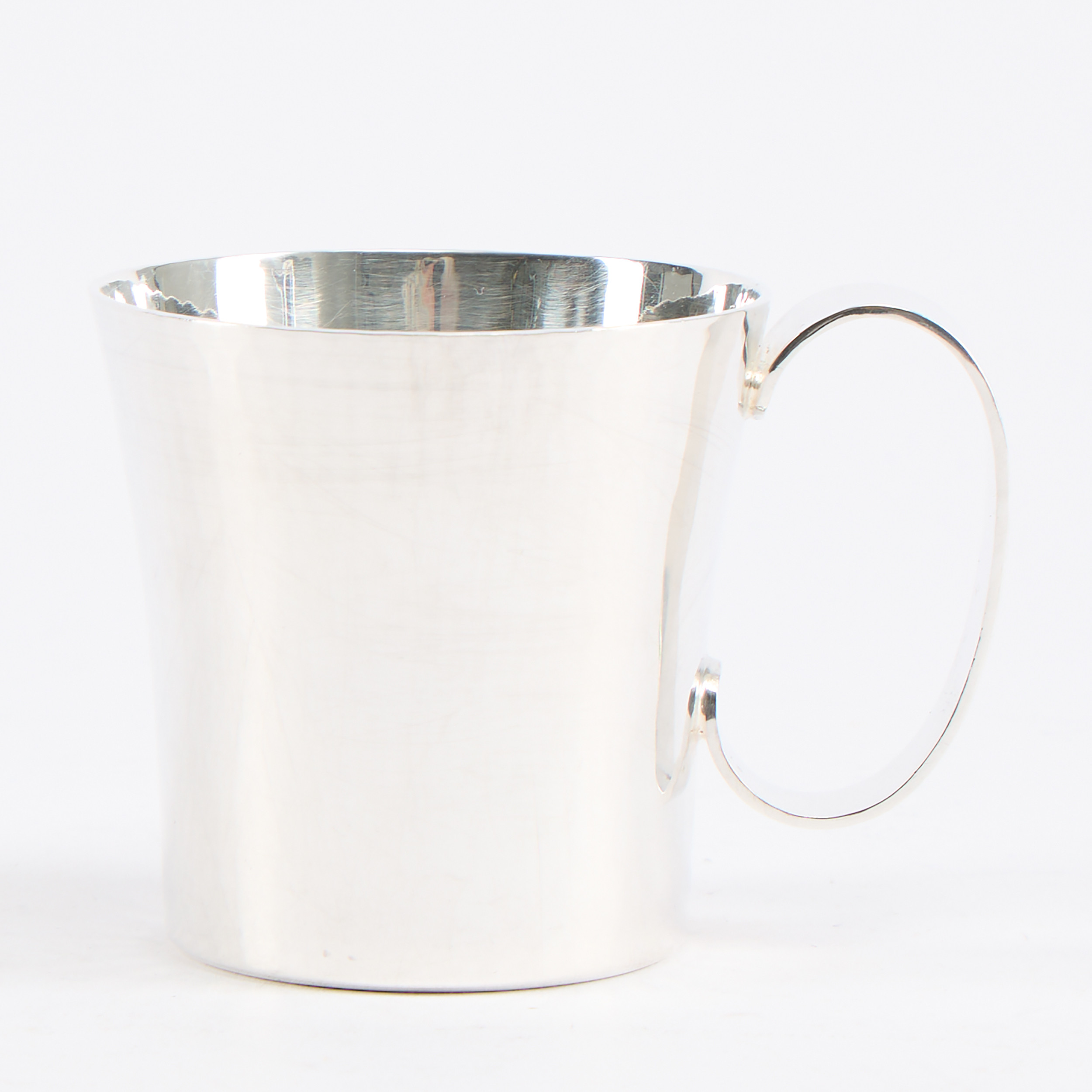 ERIC LÖFMAN (1995-1994). Kopp, märkt "HANDARBETE MGAB E. Löfman", Uppsala 1974. Silver.