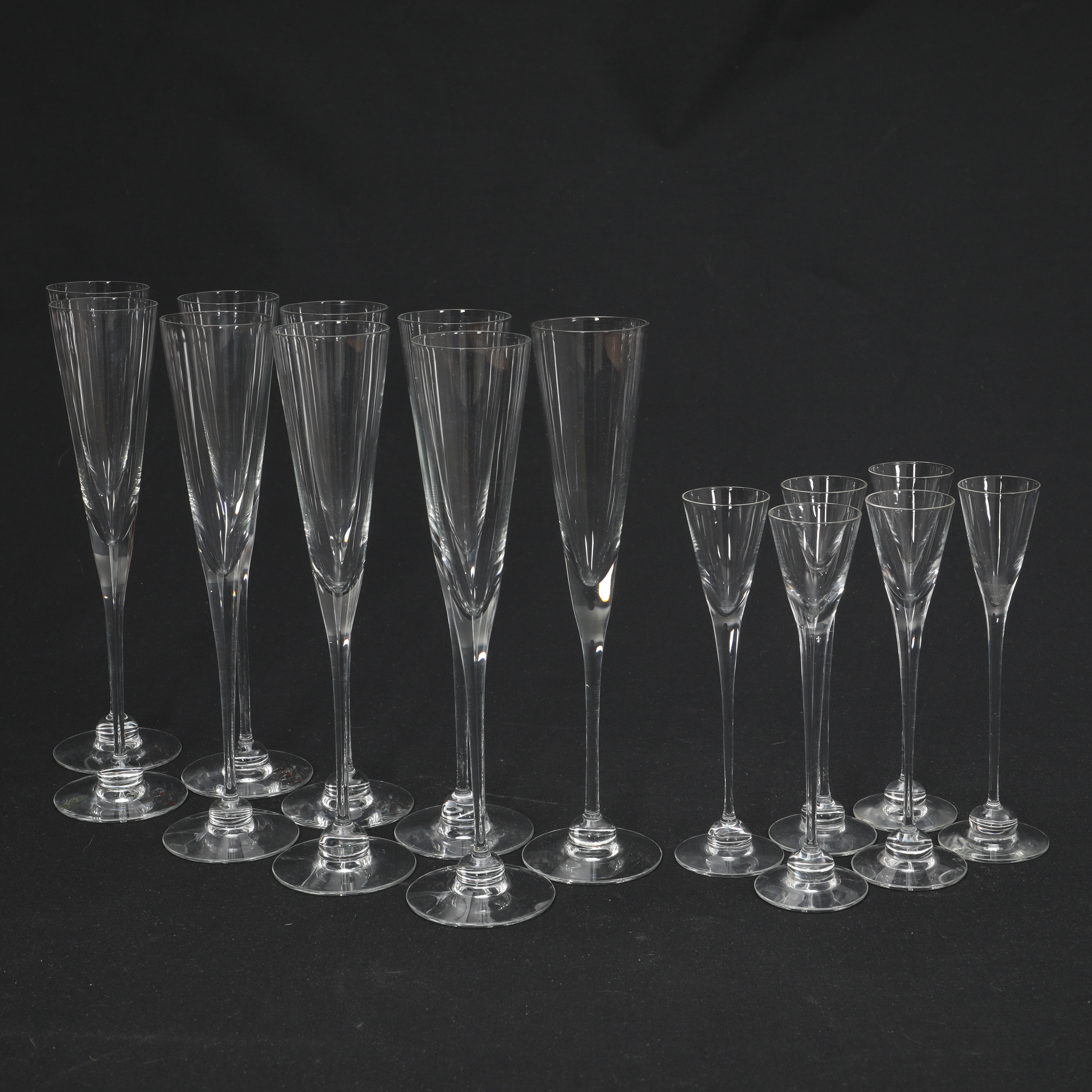 HEIKKI ORVOLA. GLASSERVIS, 15 delar, " Aurora ", Nuutajärvi, Arabia.