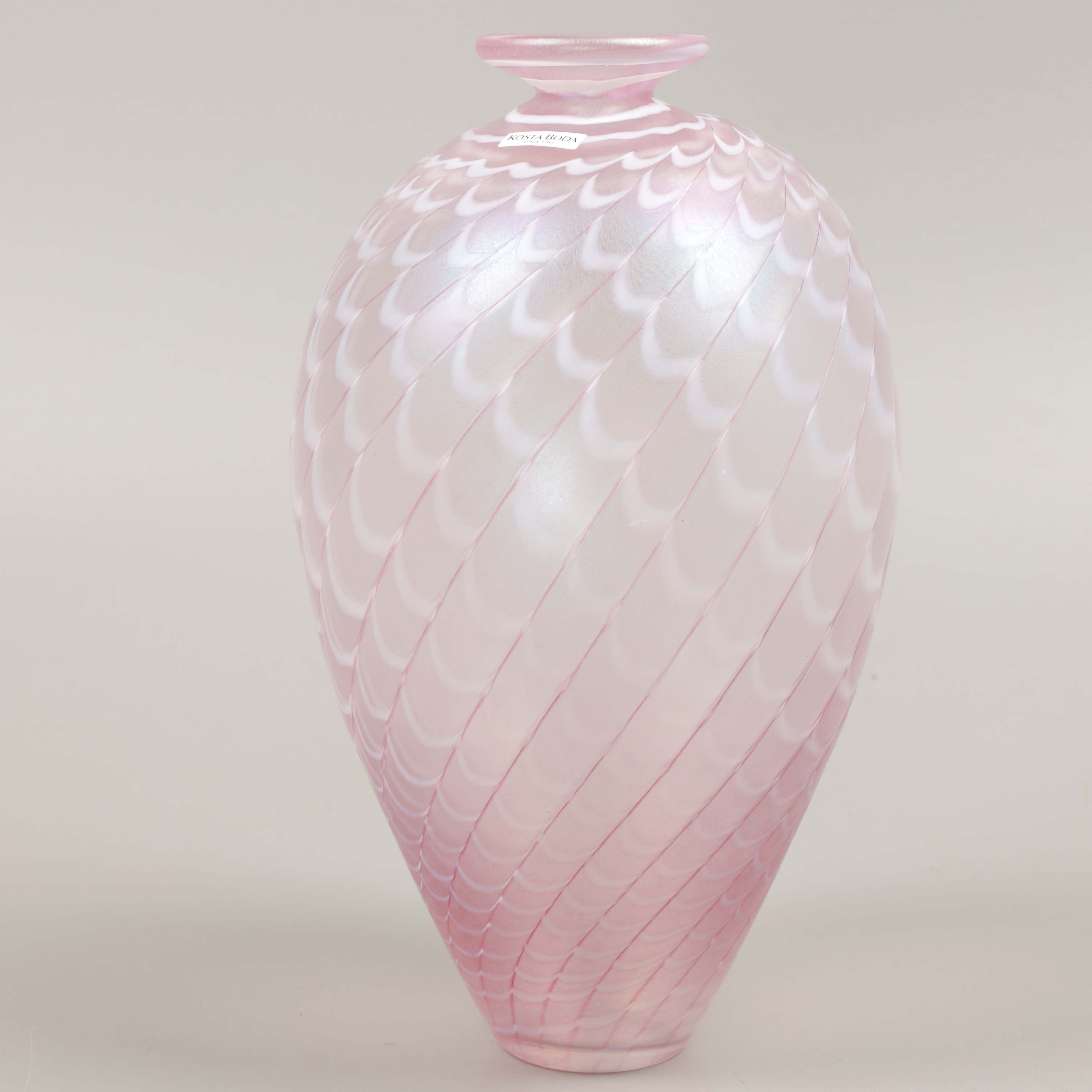 BERTIL VALLIEN. Vas, glas, Kosta Boda, 1900-talets andra hälft.