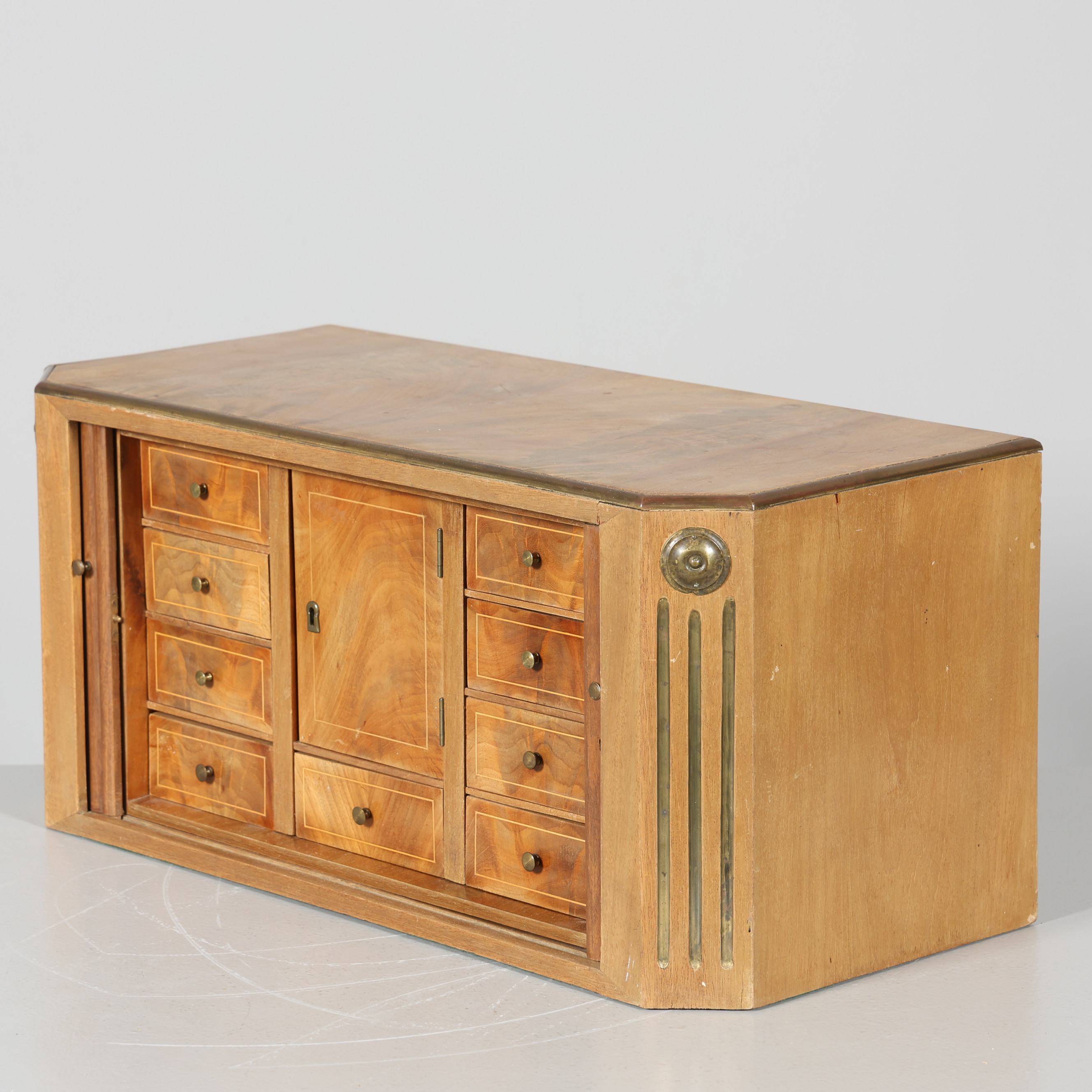 SKRIVBORDSUPPSATS, sengustaviansk stil, 1900-talets första hälft.