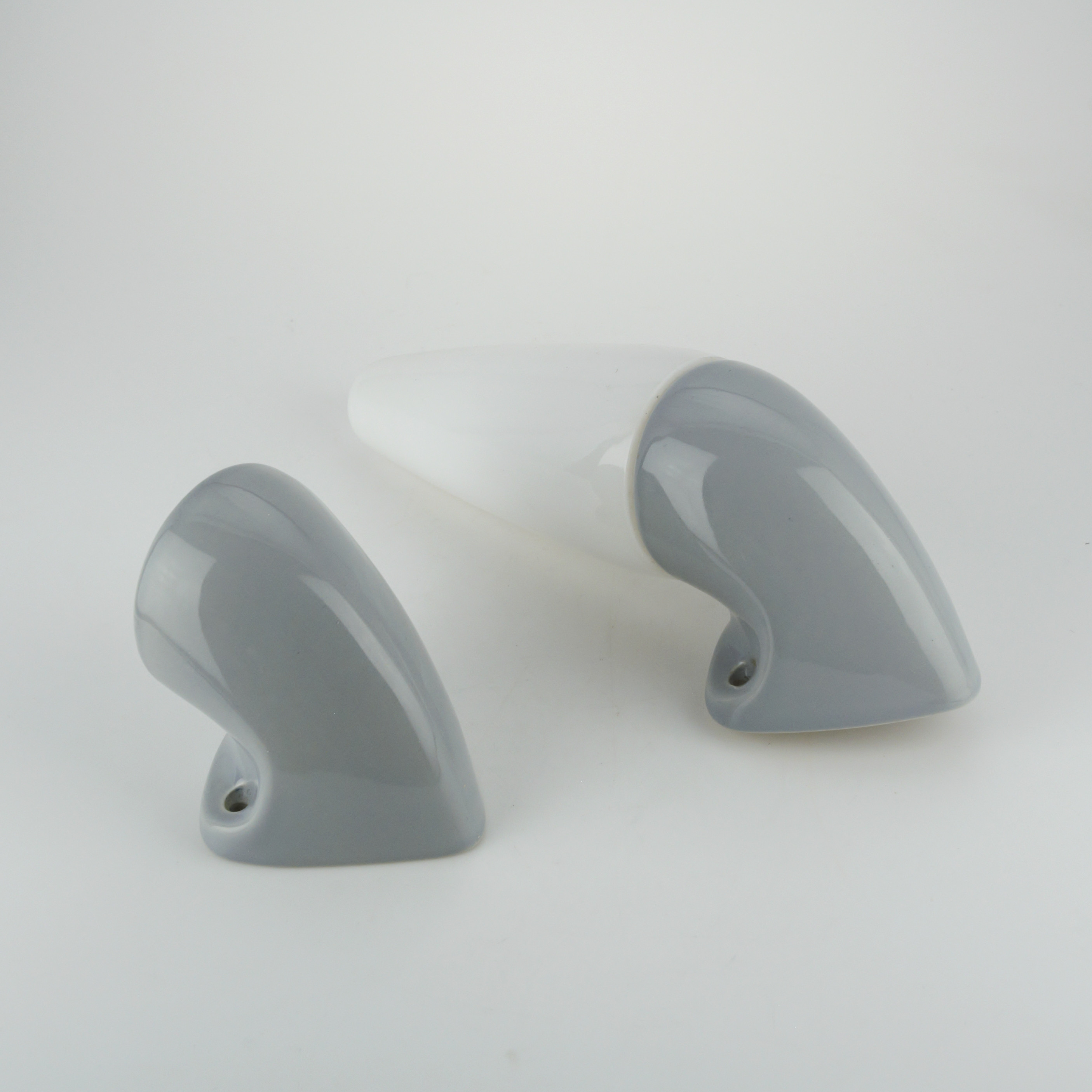 SIGVARD BERNADOTTE. Badrumsbelysning och extra väggfäste, porslin, 2 delar, IFö.