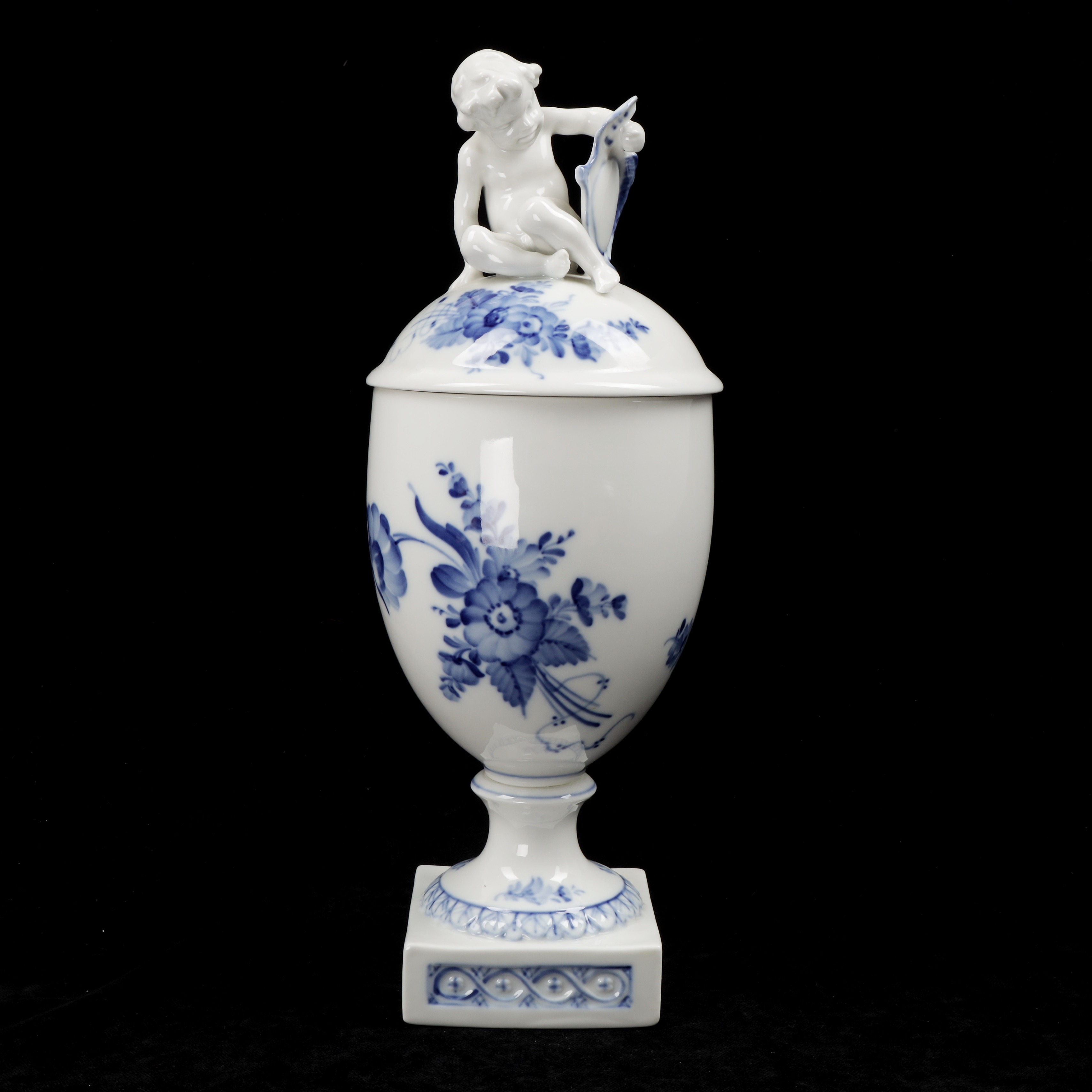 LOCKPOKAL, porslin, "Blå Blomst", Royal Copenhagen, Danmark.