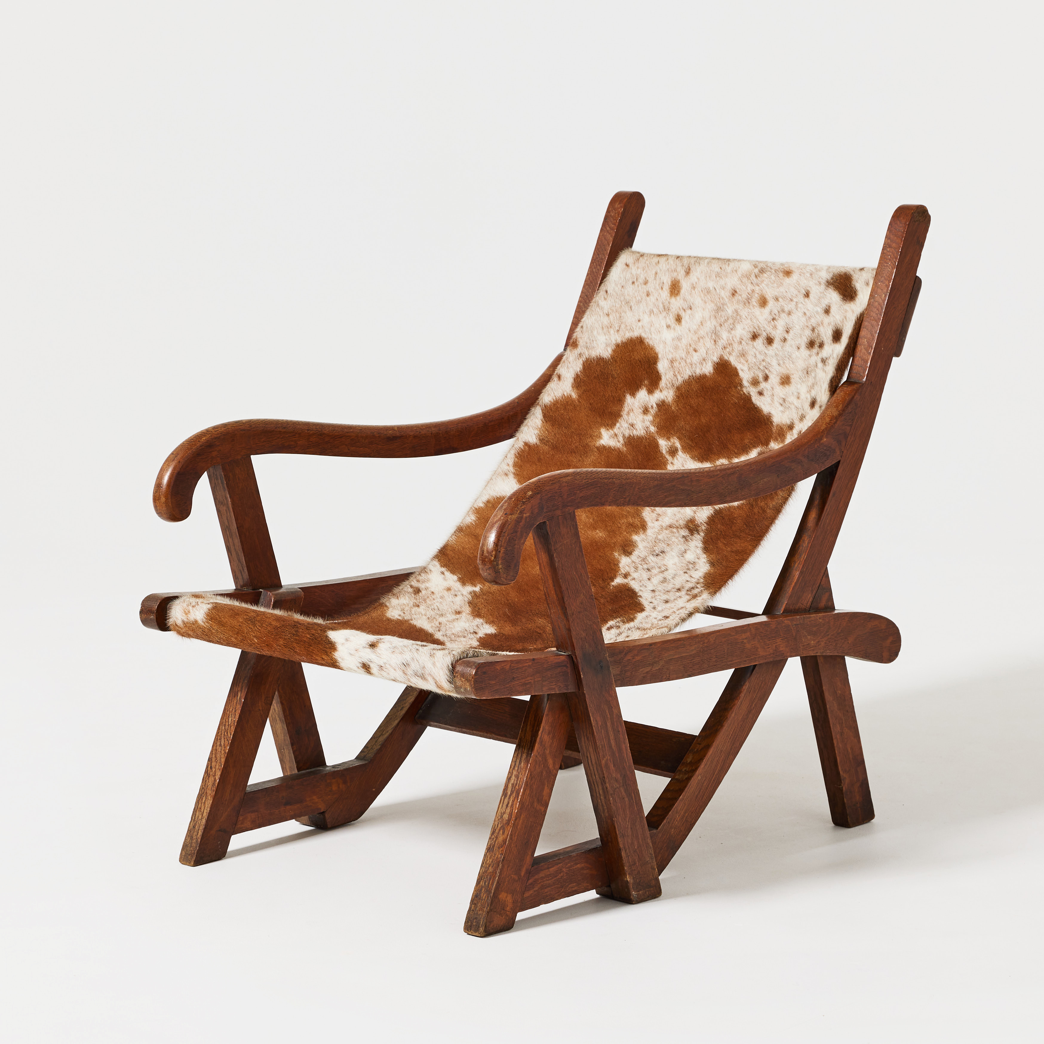 KARMSTOL, England omkring 1900, Arts and Craft, stomme i ek, klädsel i koskinn.