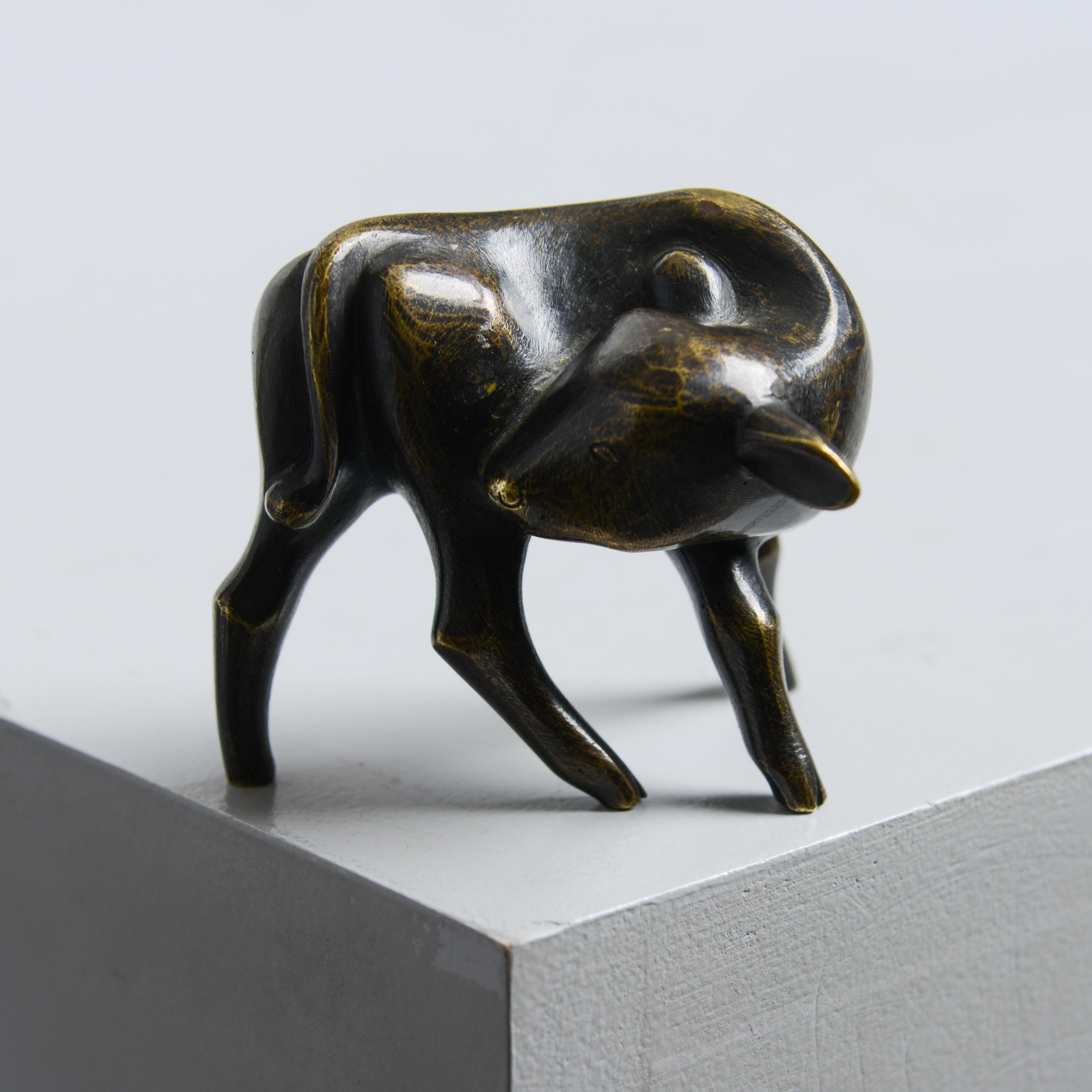 HAGENAUER WERKSTÄTTE, figurin, kalv, modell 5279, Wien, Österrike.