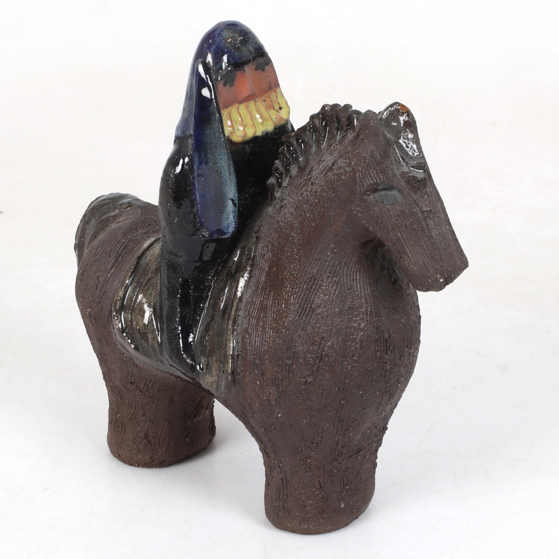 ÅSA GUSTAVSSON. Figurin, "Ållebergs ryttare", lergods, signerad.