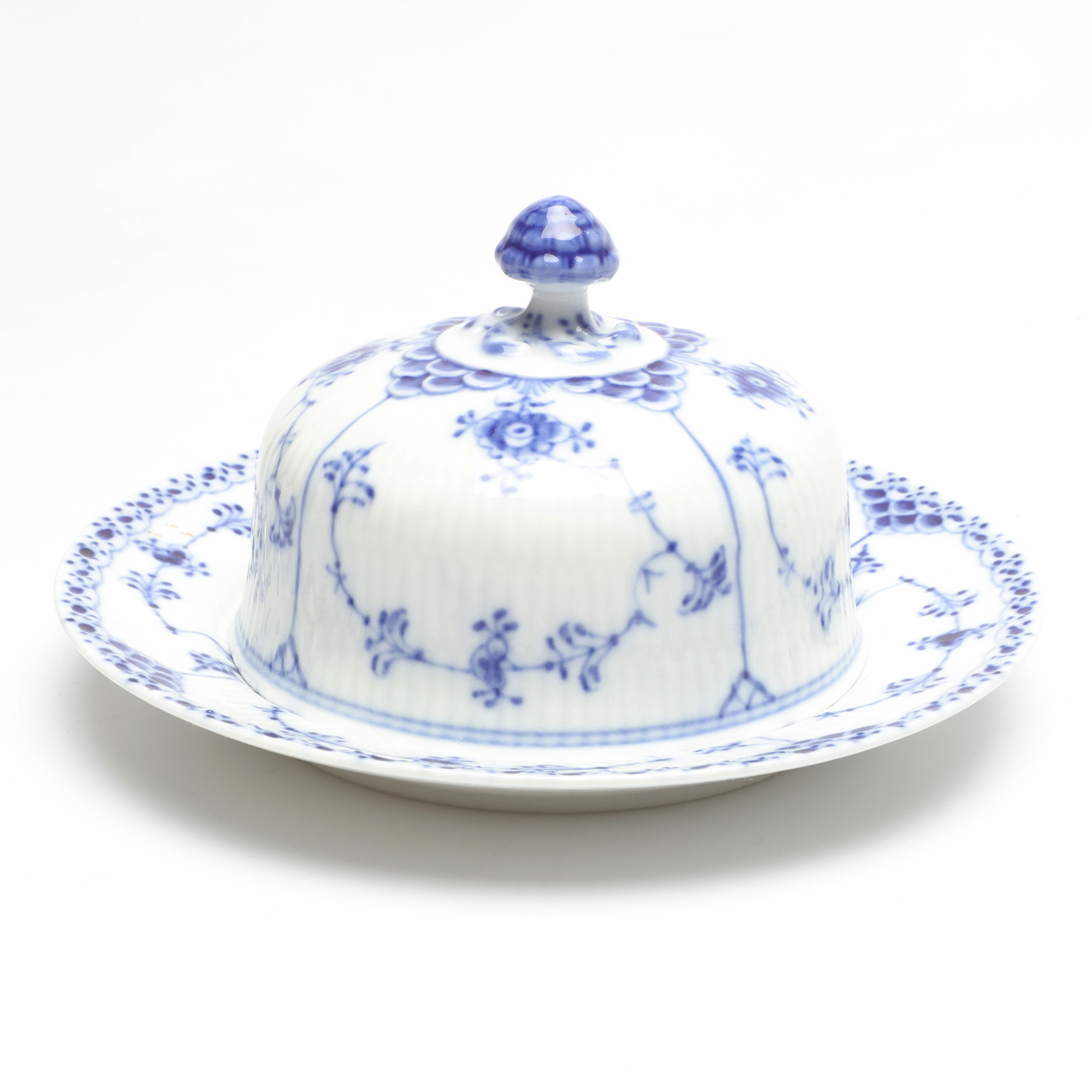 MUSSELMALET, SMÖRKLOCKA. Porslin. Royal Copenhagen. Nr 1/502.