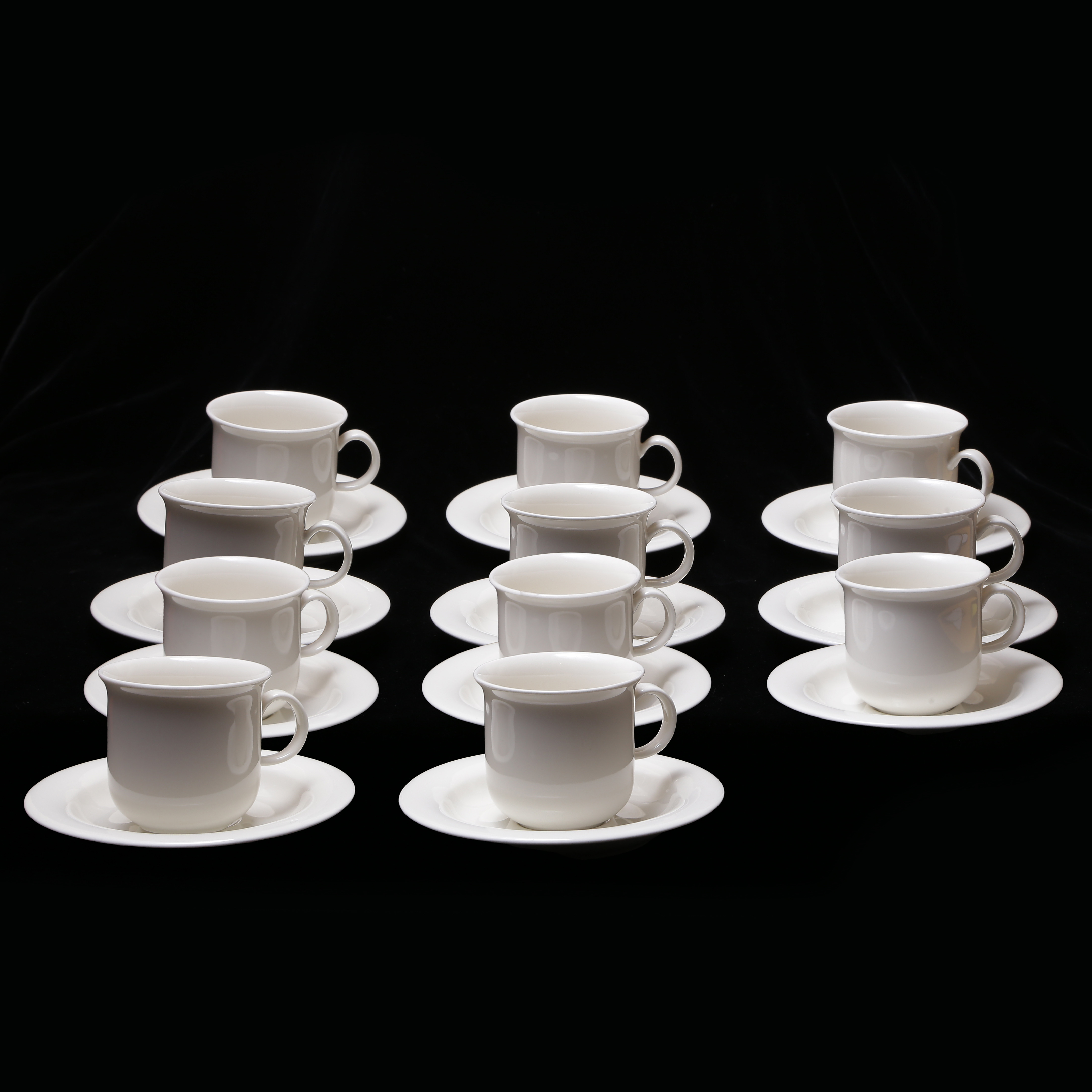 KAFFESERVIS "ARCTICA" ARABIA, KAFFEKOPPAR, FAT, ASSIETTER, GRÄDDKANNA.