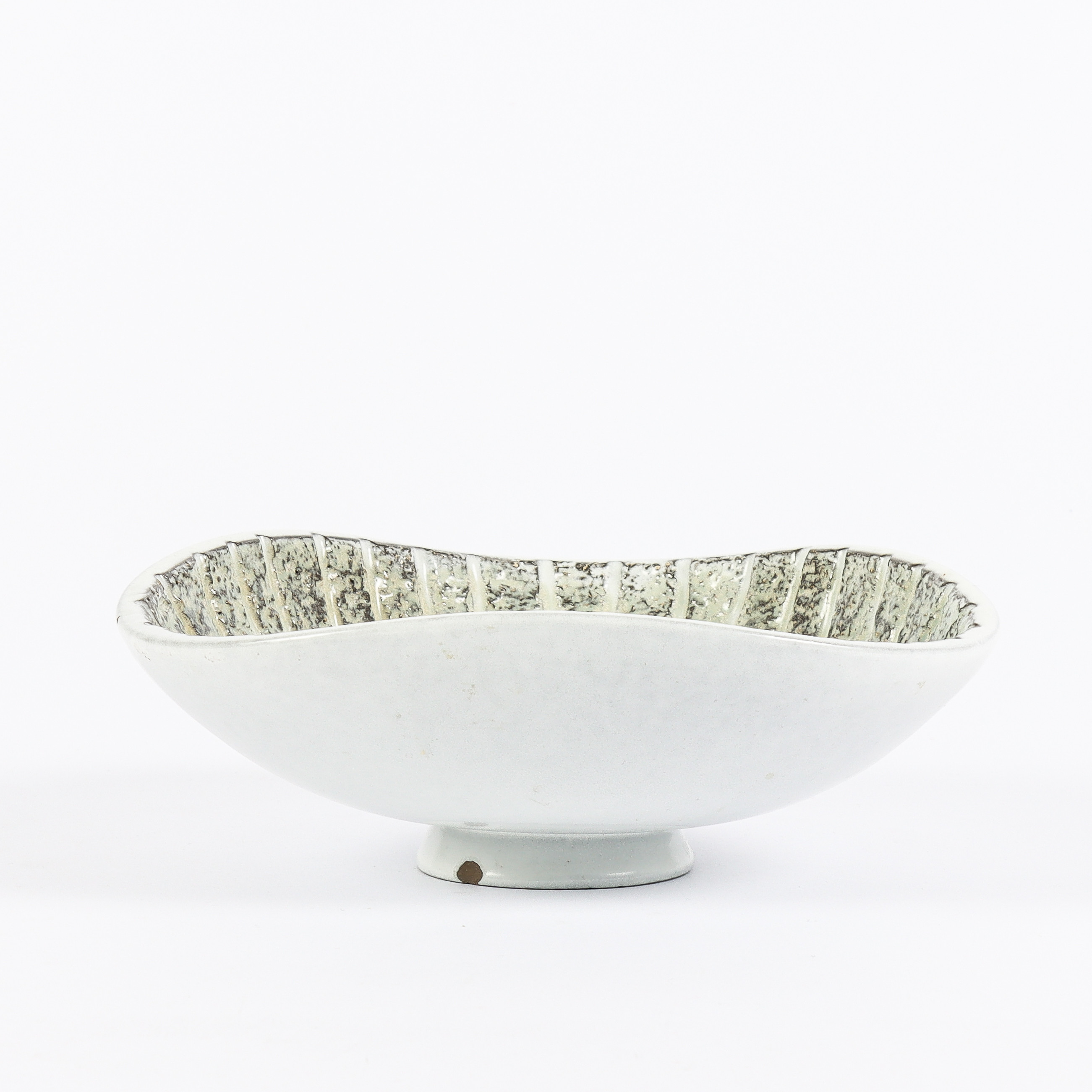 MARI SIMMULSON. Skål, keramiik, Upsala Ekeby, Trinidad.