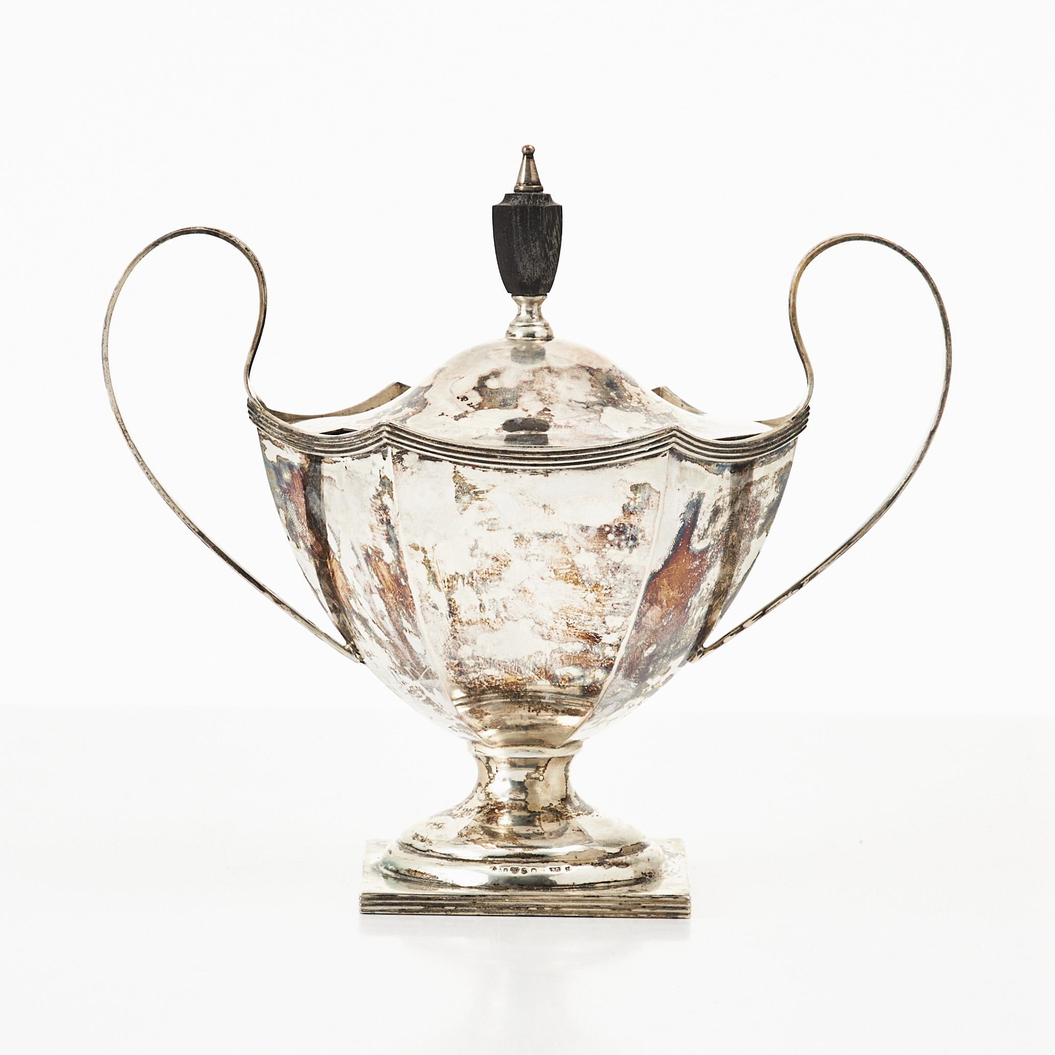 SOCKERSKÅL MED LOCK, silver, GAB Stockholm 1926, lockknopp av trä.