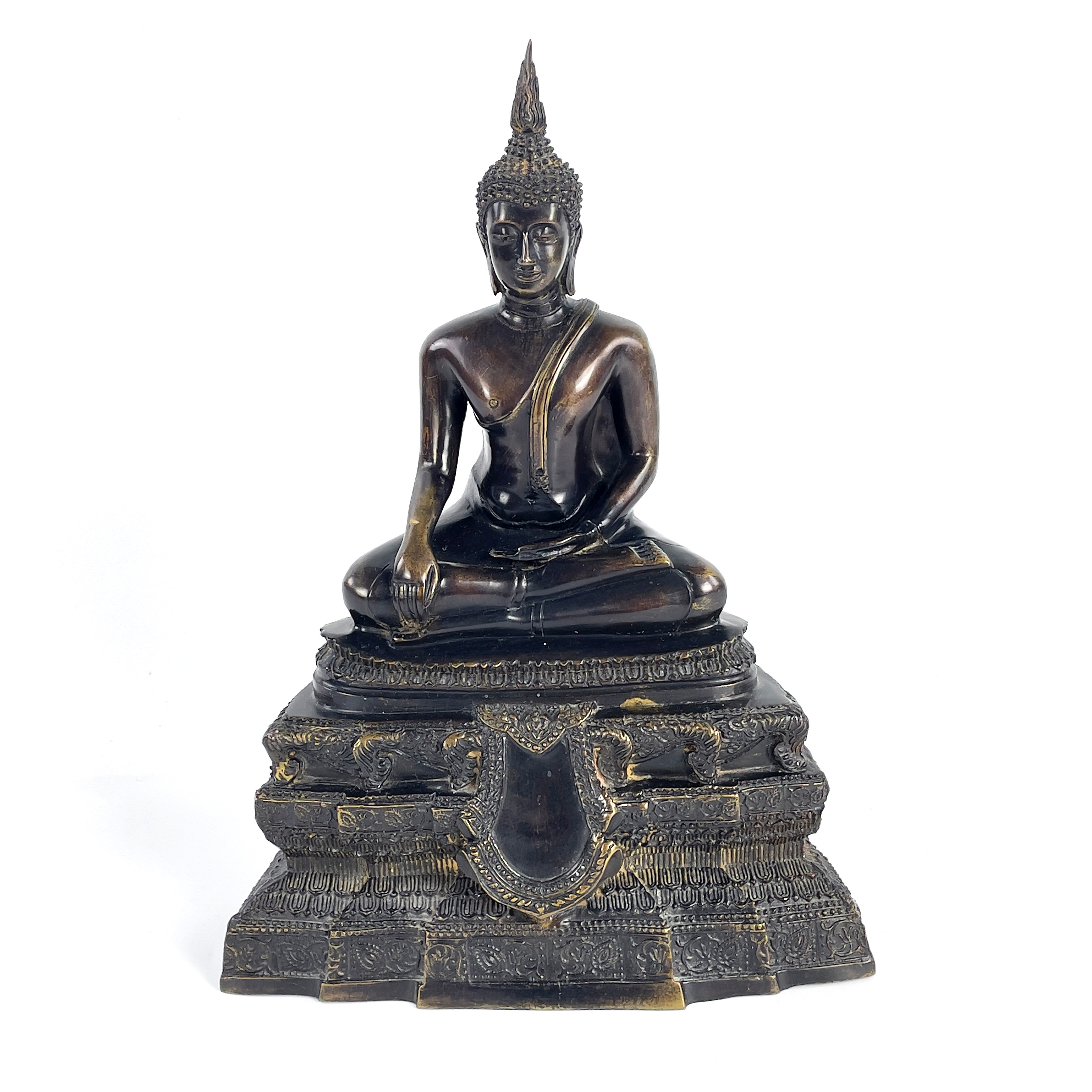 SKULPTUR. Buddha, patinerad mässing, 1900-tal.