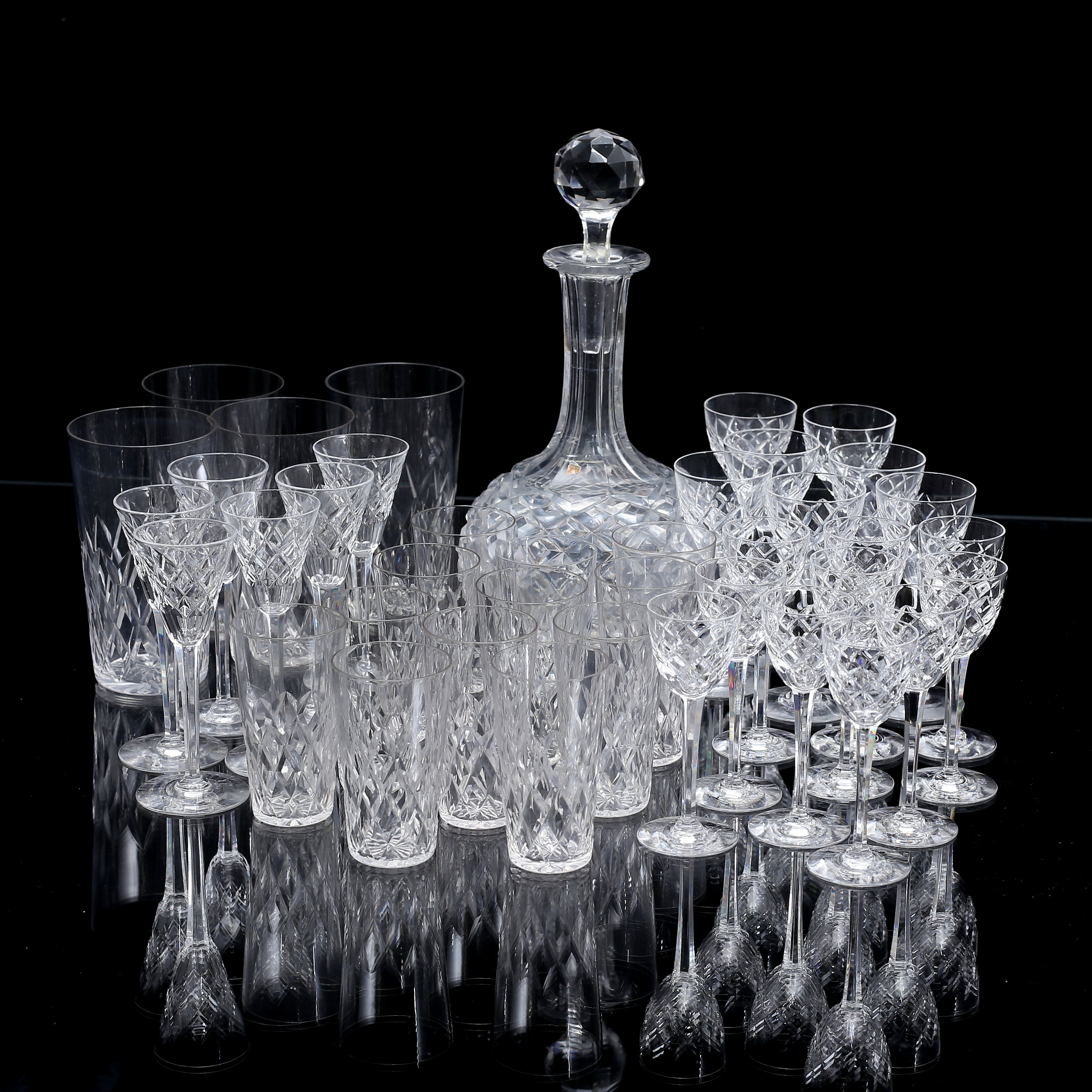 GLASSERVIS, 40 delar, rutslipat glas, snarlika.