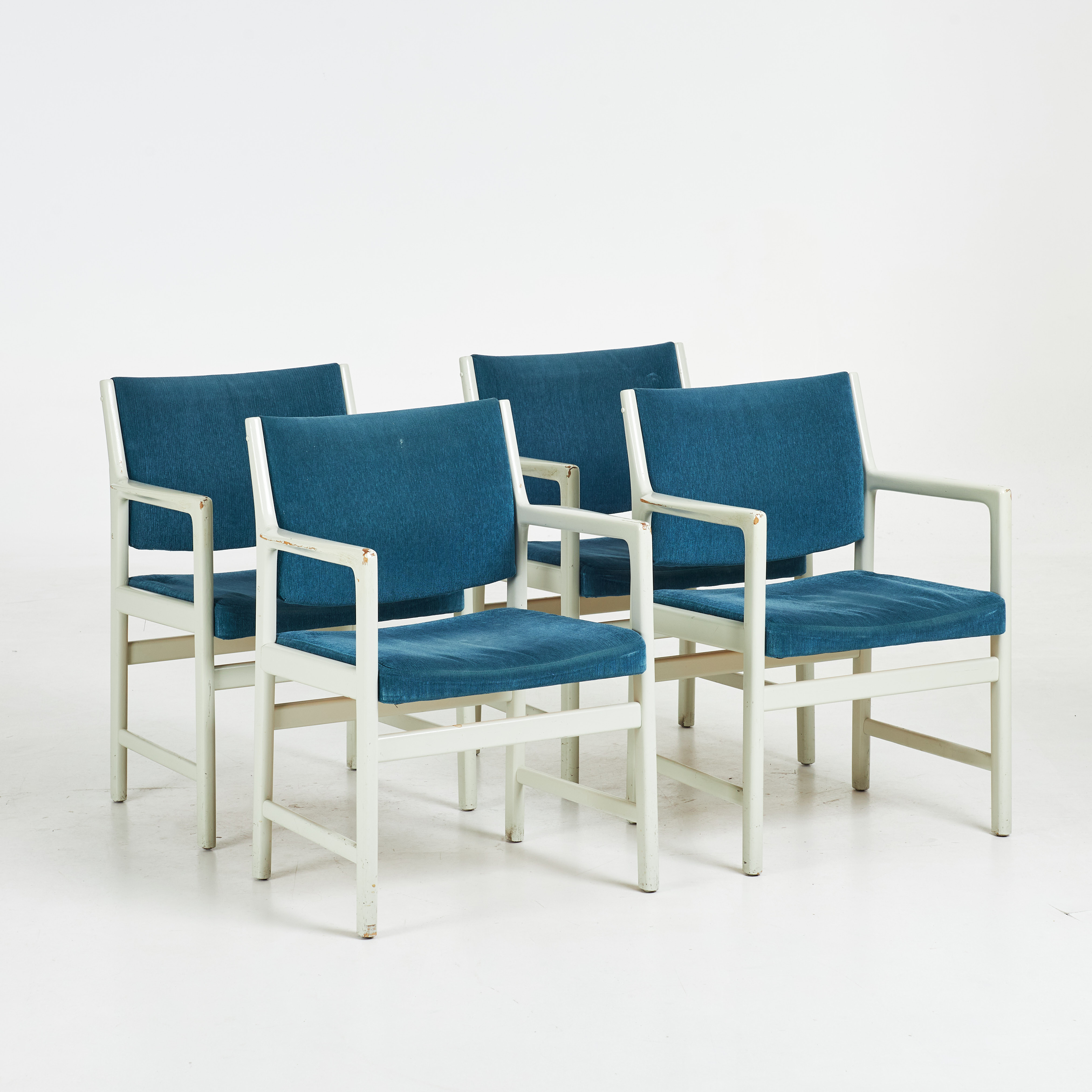 KARL-ERIK EKSELIUS. Karmstolar, 4 st, 1970-tal, lackerade, textilklädda sitsar och ryggar.