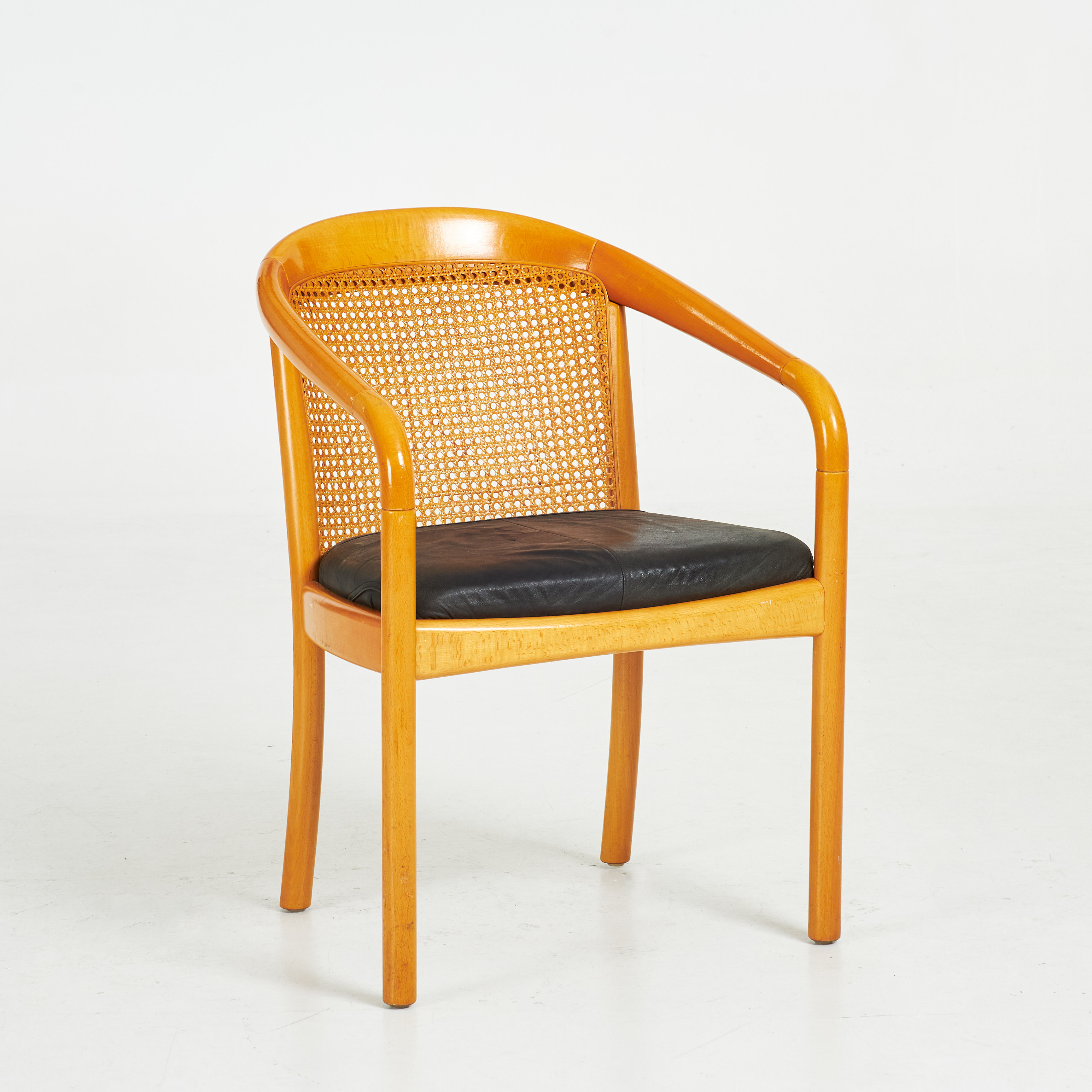 KARMSTOL, Stomme i rotting, ryggdel med rotting, sittkudde senare omklädd.