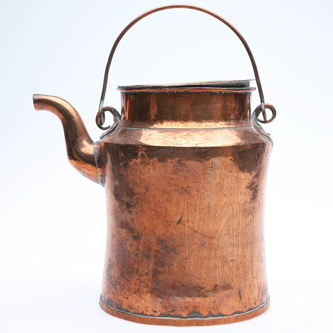 KANNA. Koppar med hjärtfäste, 18/1900-tal.