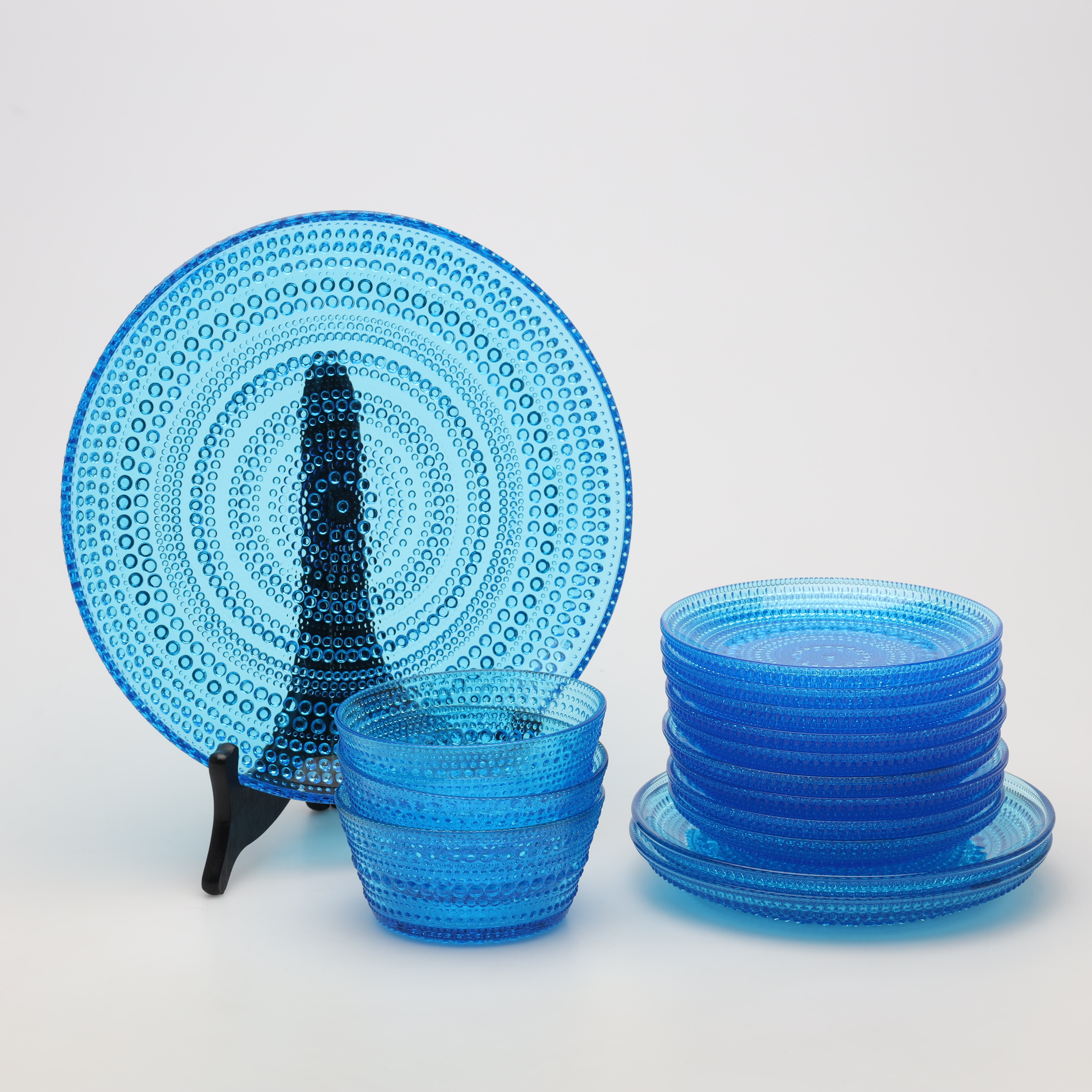 OIVA TOIKKA. GLASFÖREMÅL, 15 delar, "Kastehelmi", Iittala.