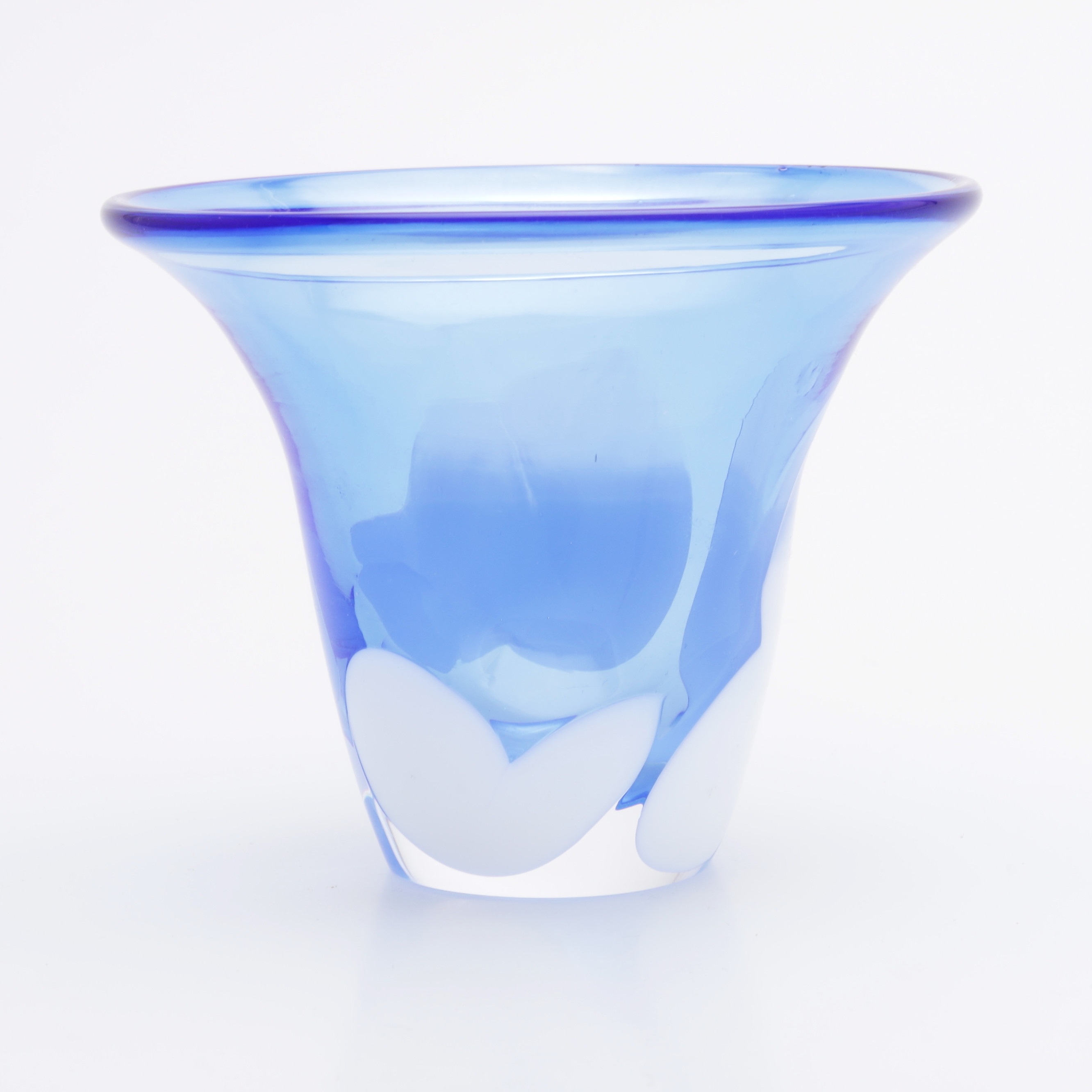 BENGT HEINZE. Skål, glas, Kosta, signerad.