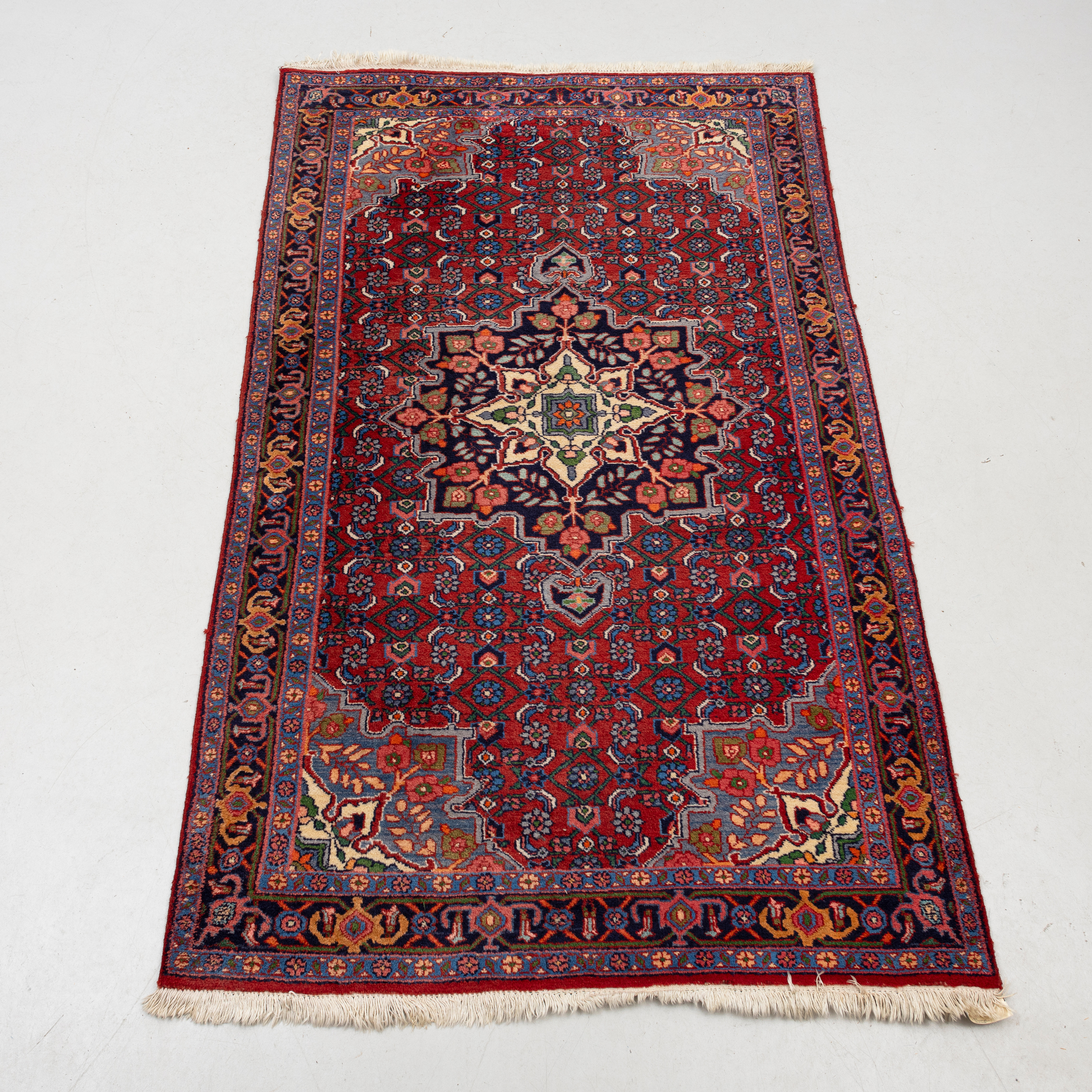 MATTA, Hosenabad, 210 x 128 cm.