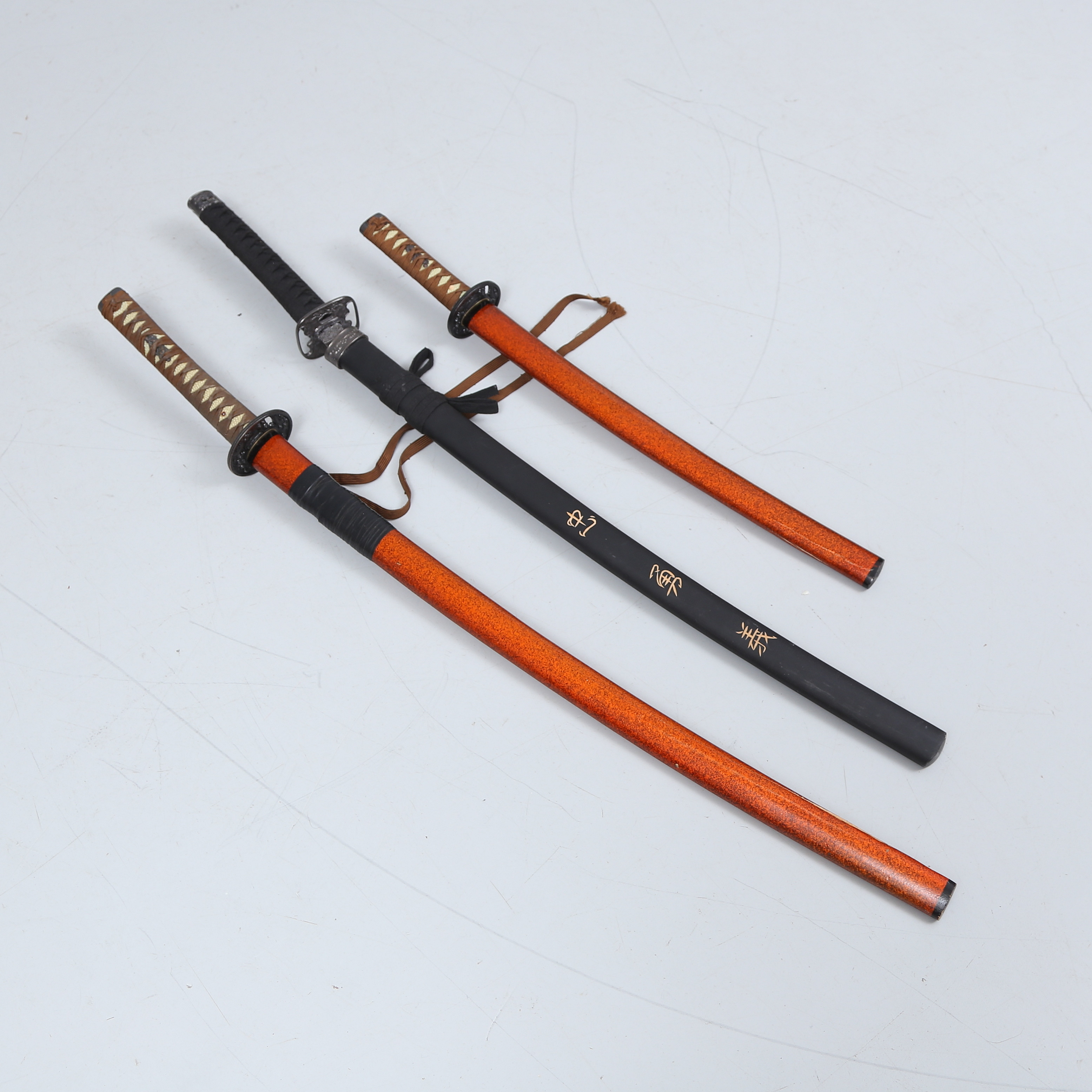 SVÄRD 3 st, samtida.