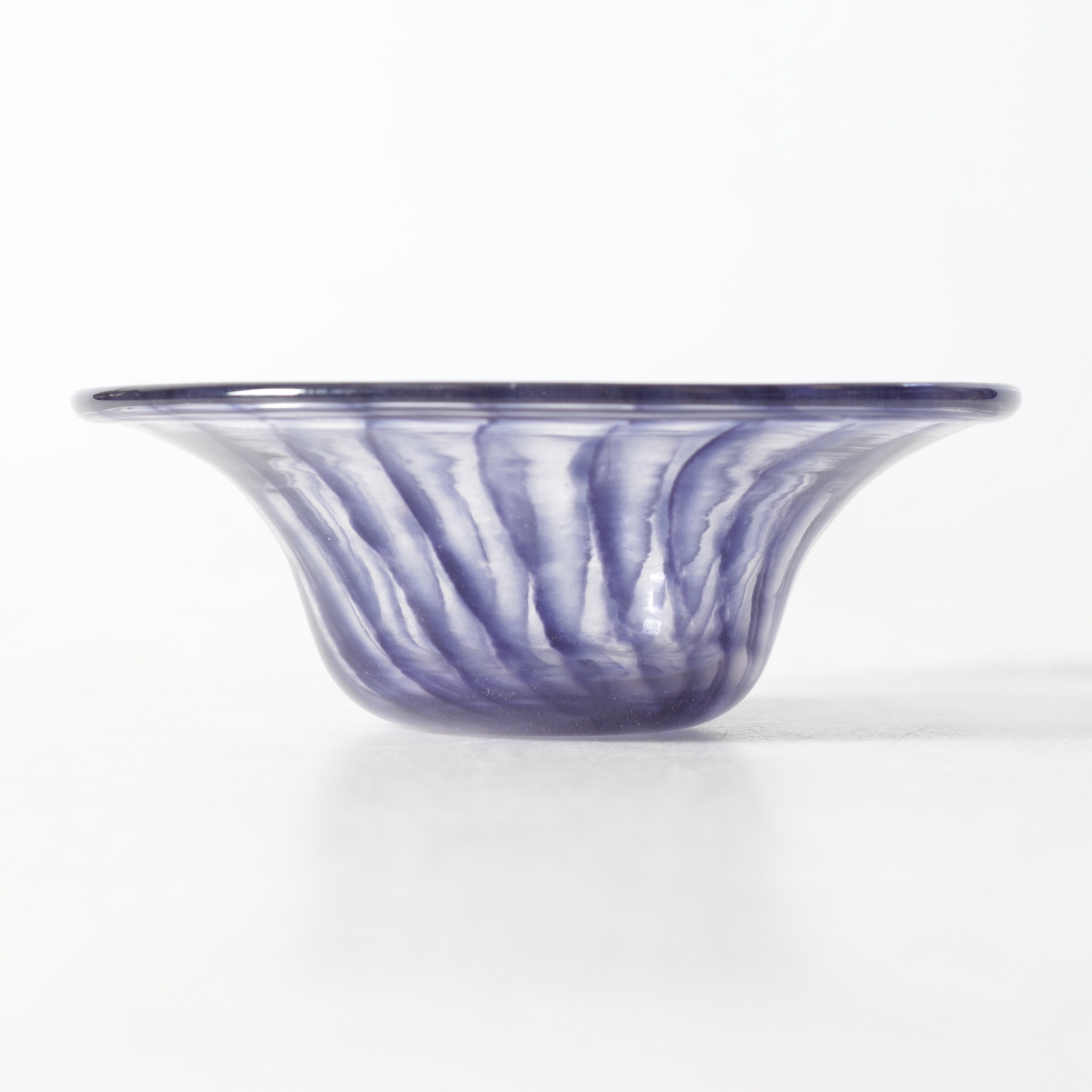 JORMA TERHOMAA. skål, glas, Studiolasi OY, Finland, signerad & daterad 1995.