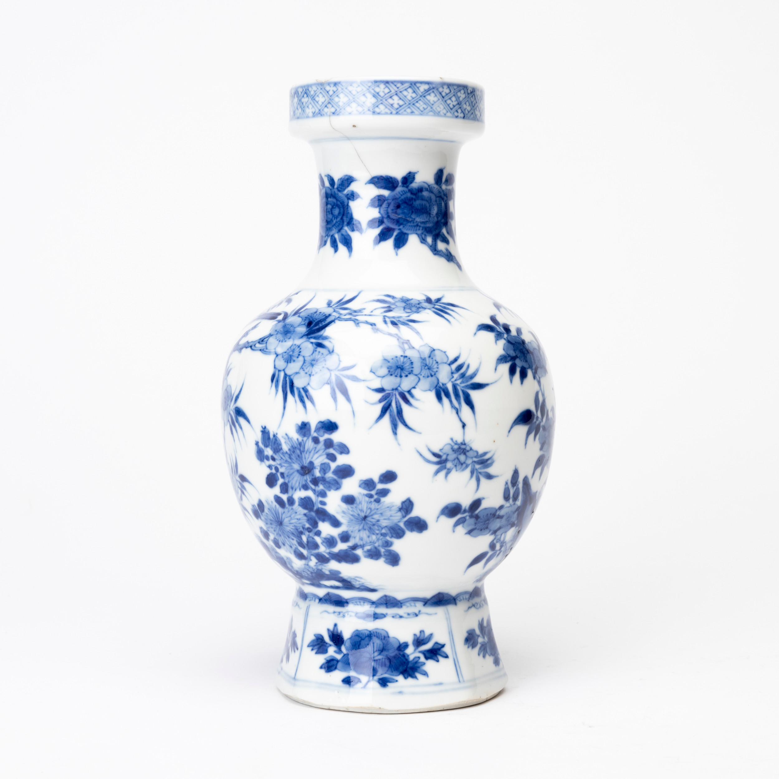 VAS, porslin, Kina, Kangxi (1662-1722).