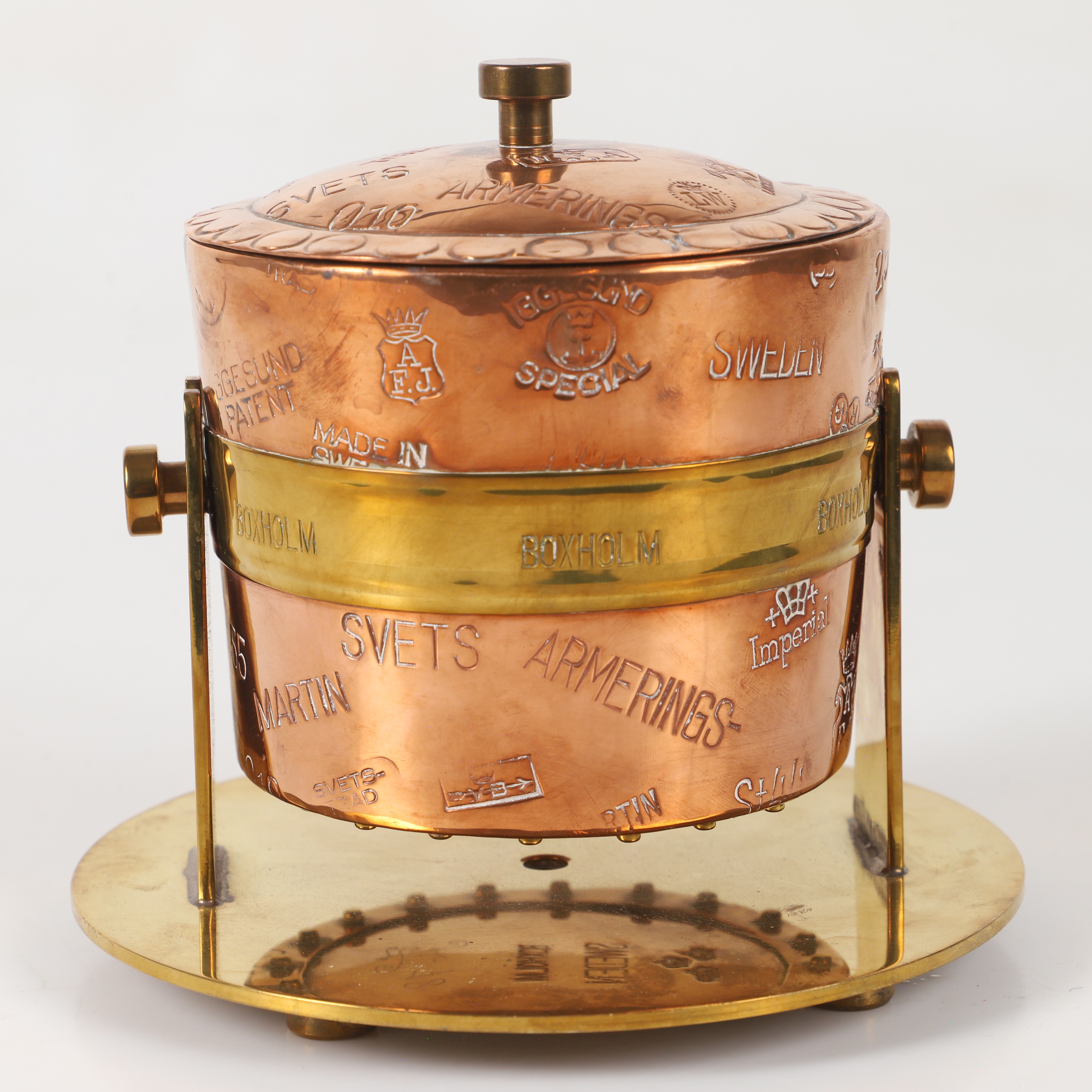 INGEMAR FRIBERG. Martinskänk, s. k. "Boxholmsskänk", miniatyr, mässing och koppar, signerad och daterad -78.