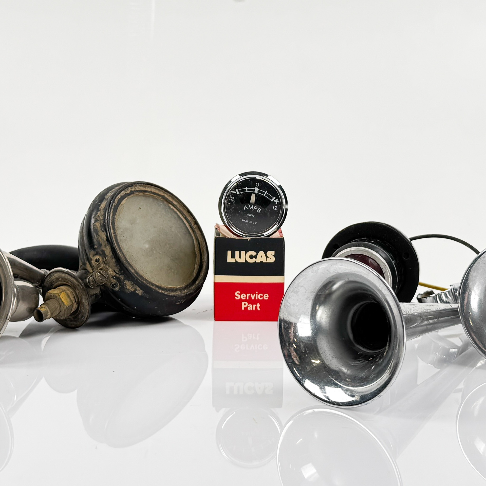 LUCAS, BOSCH, belysning och bollhorn m.m, parti, 1900-tal.