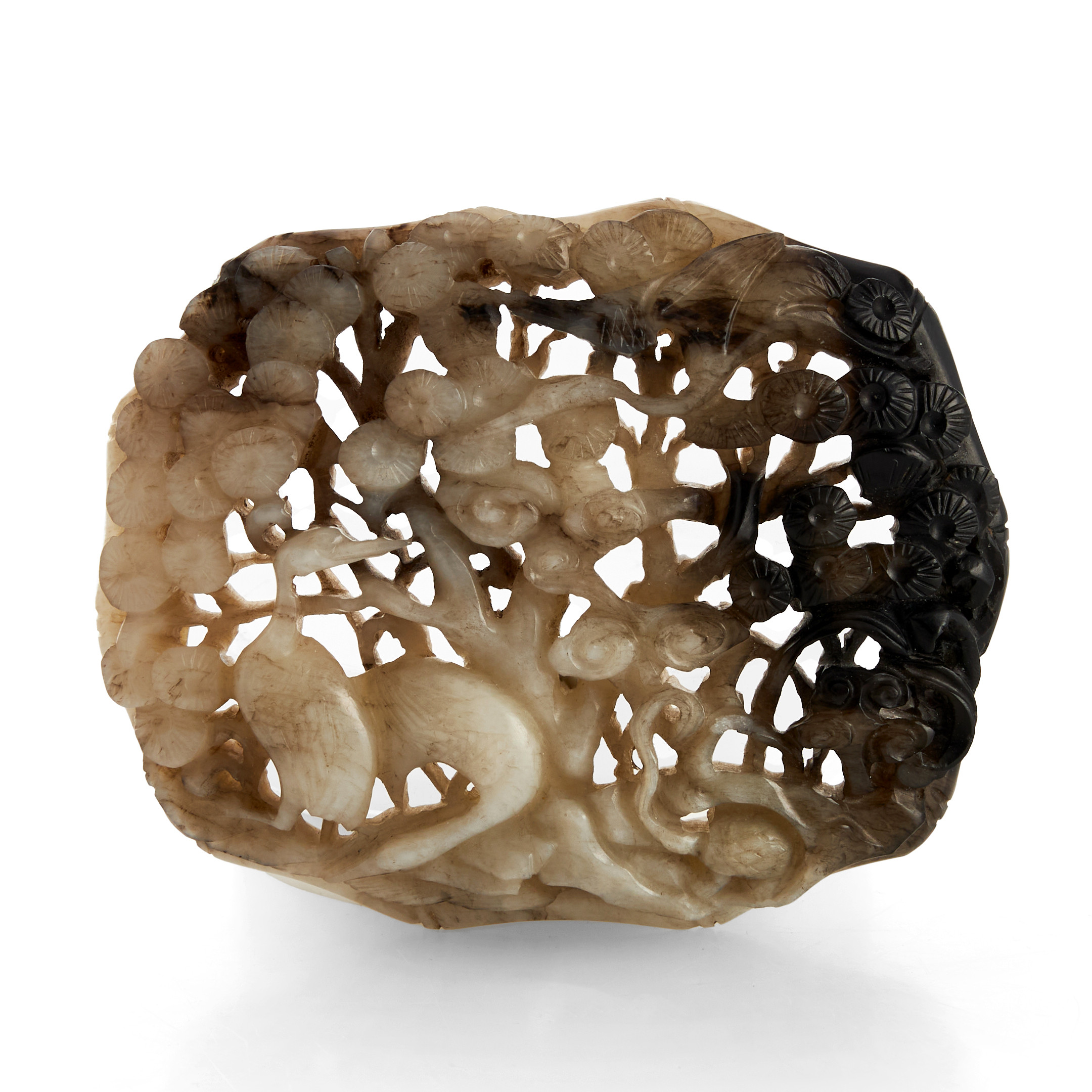 PLAKETT, nefrit Kina, rikligt skuren dekor av tranor och träd, 1900-tal.