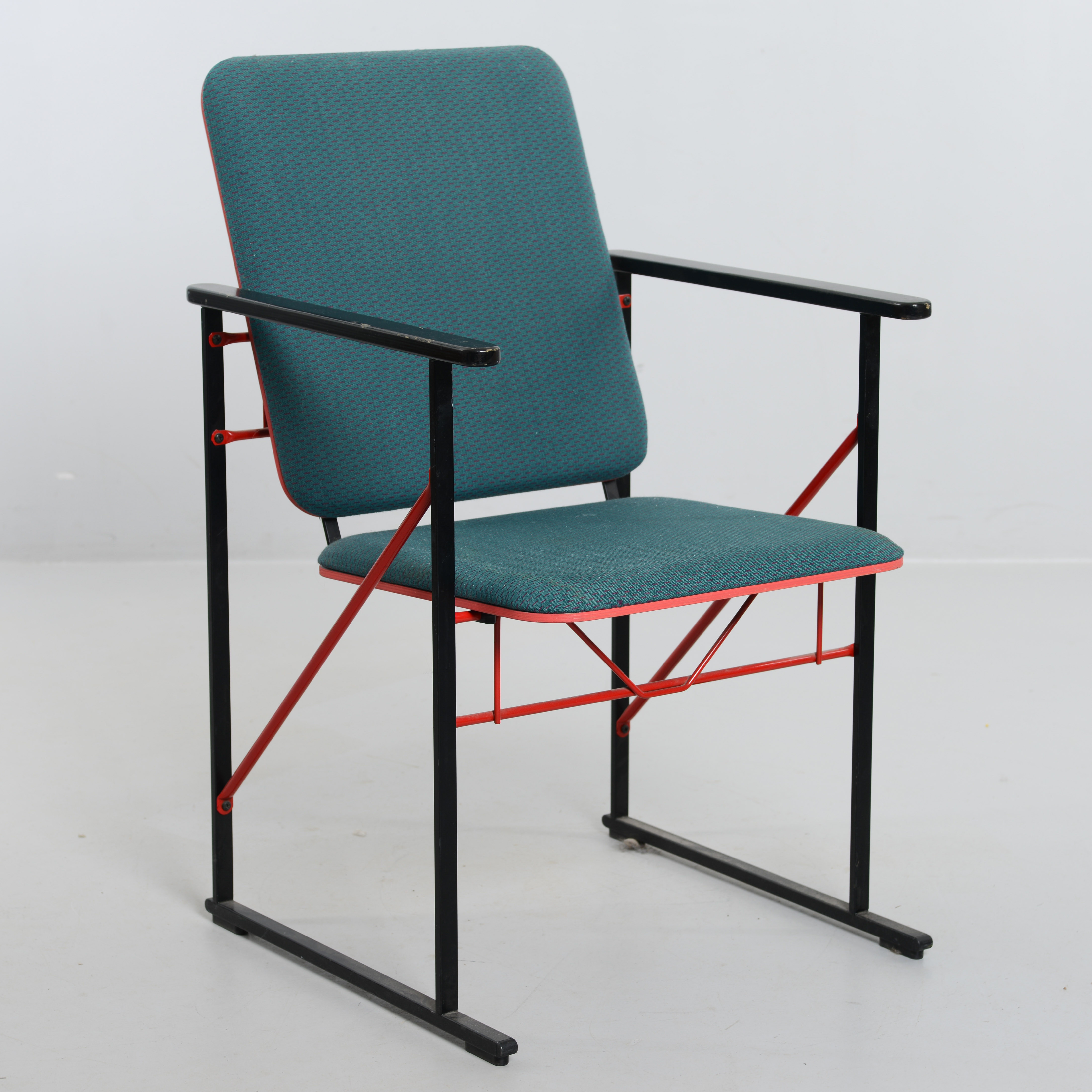 YRJÖ KUKKAPURO. Karmstol, modell A-502, Avarte, Finland, formgiven 1985.