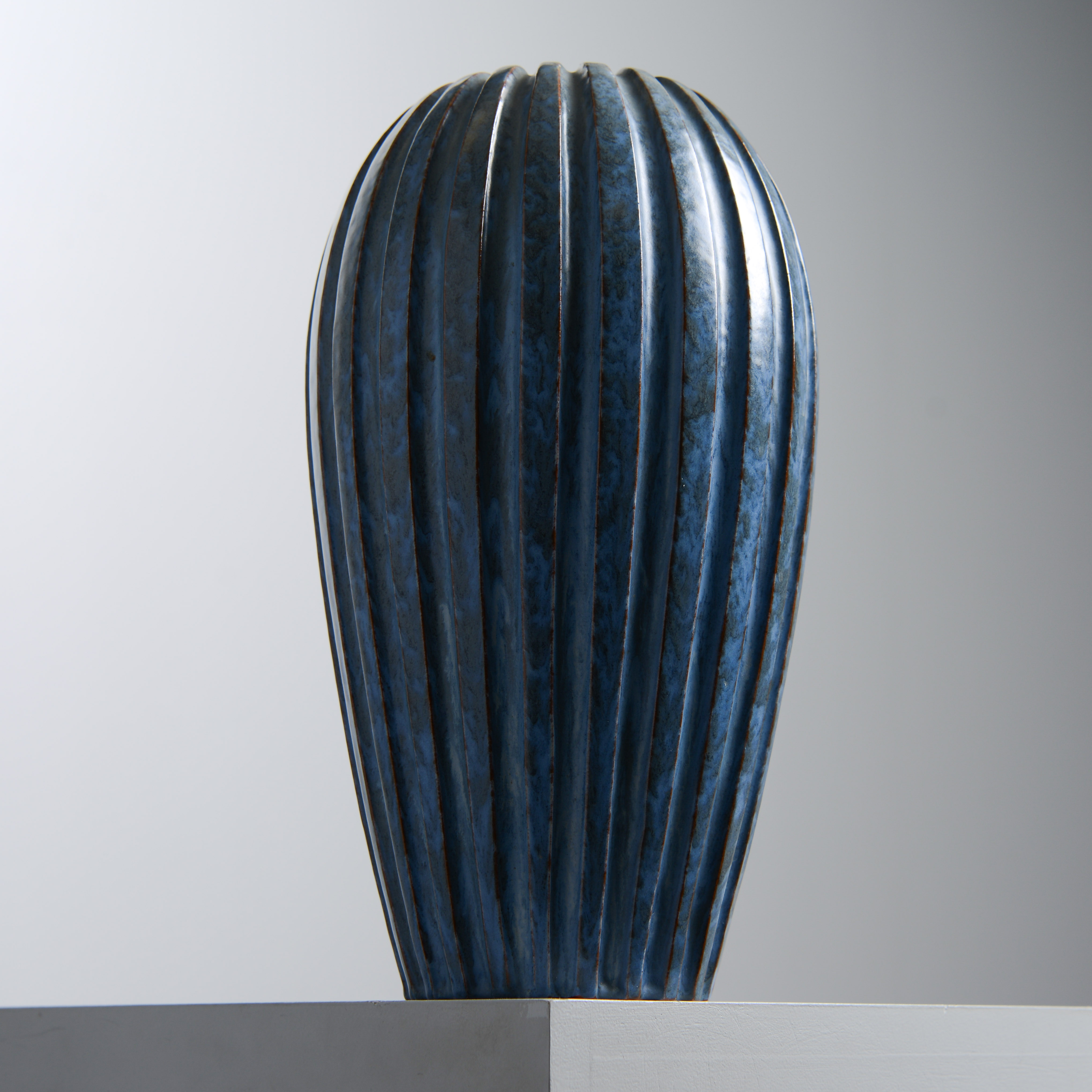 VICKE LINDSTRAND. Vas, modell 356, Upsala-Ekeby, 1944-52.