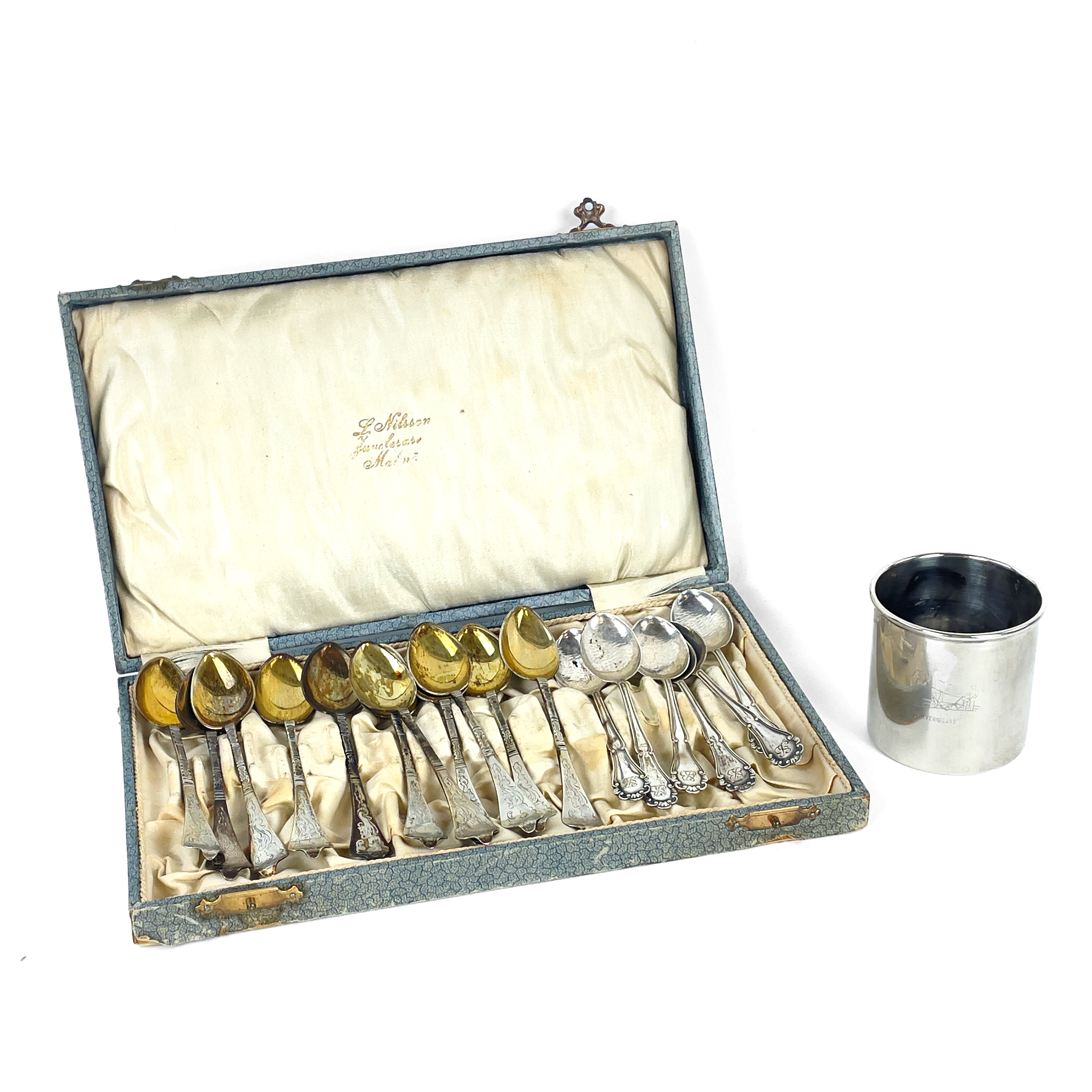 KAFFESKEDAR & BÄGARE, 17 st. Silver, 1900-tal.
