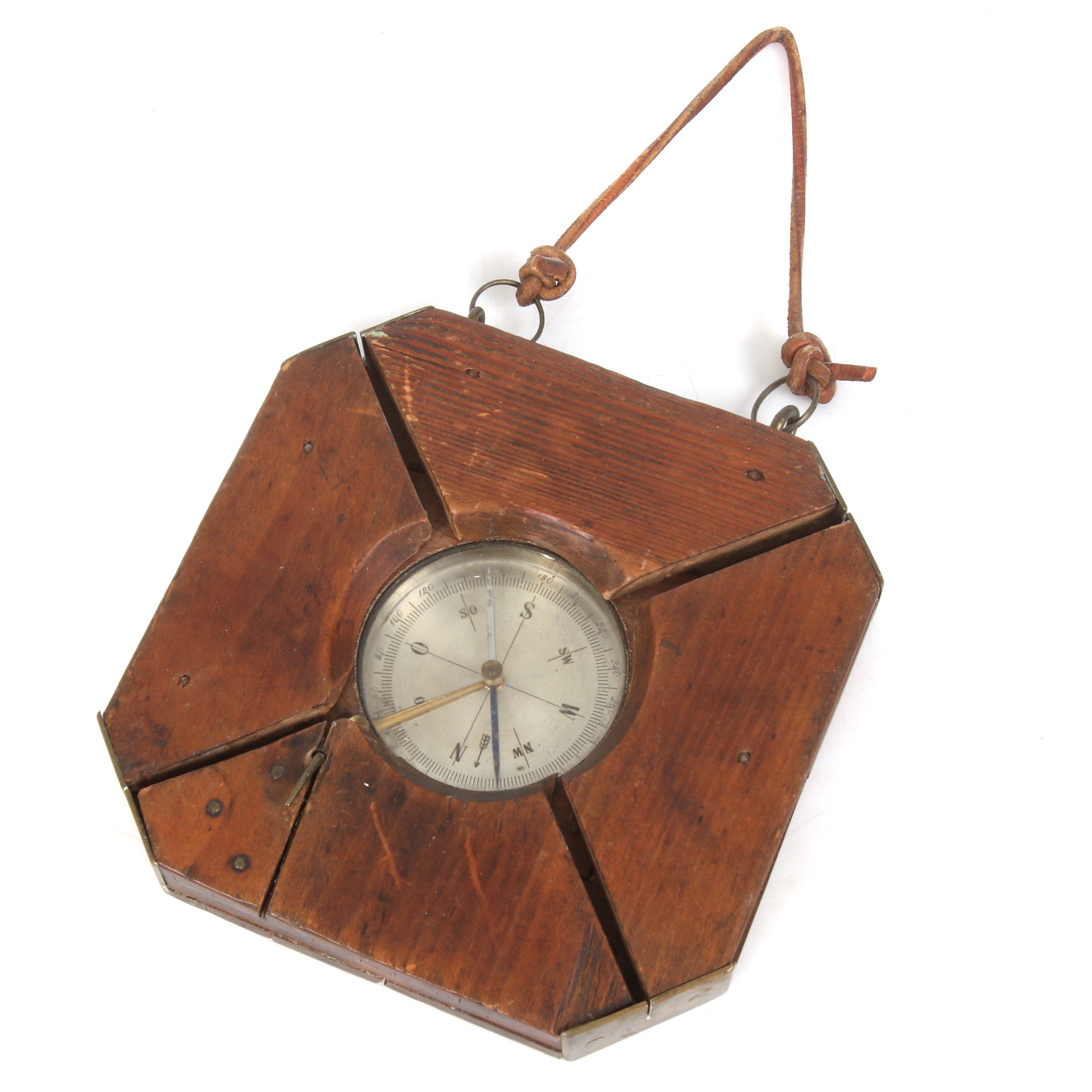 KOMPASS, i träschatull. mässing. 1900-talets första del.