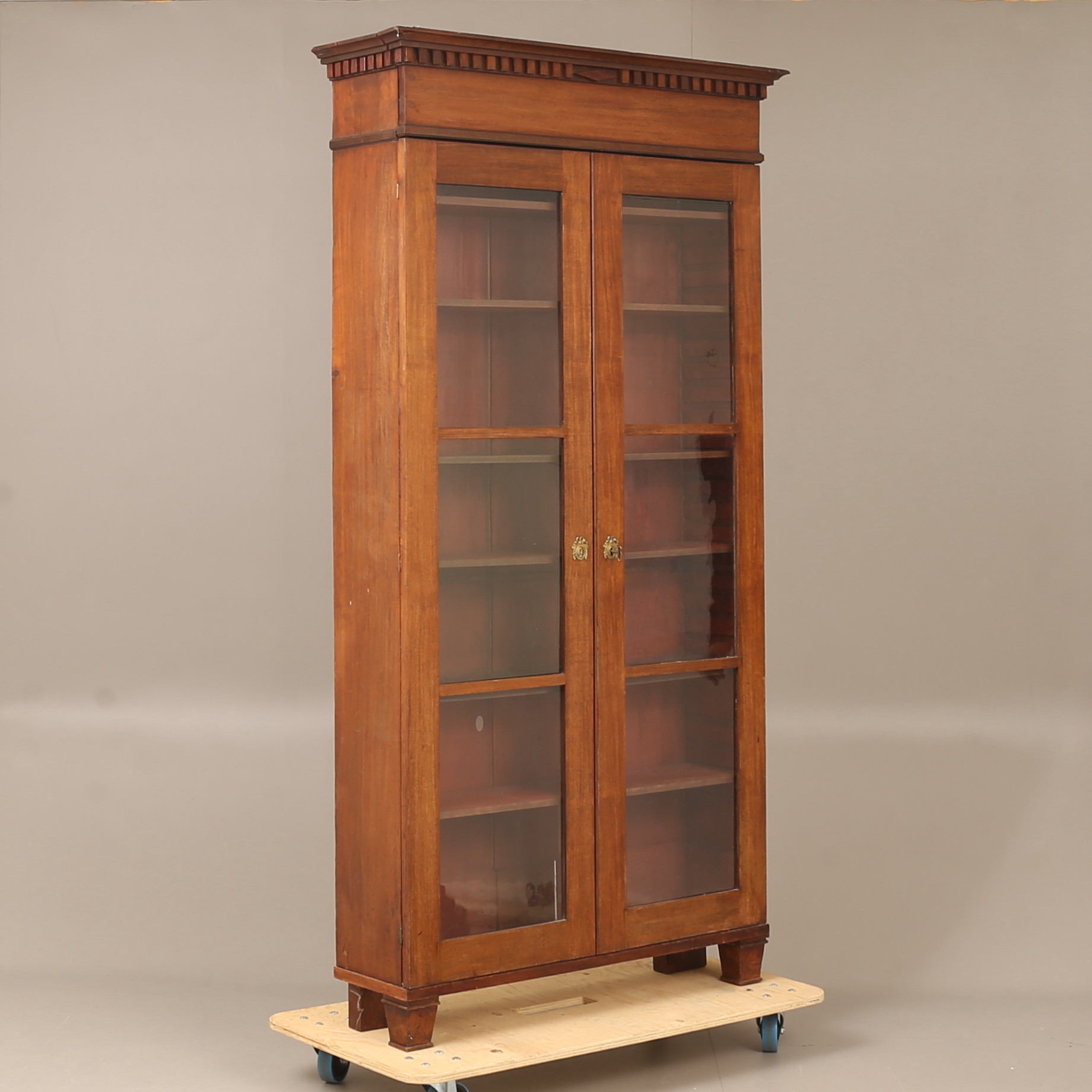 BOKSKÅP, mahogny, 1800-tal.