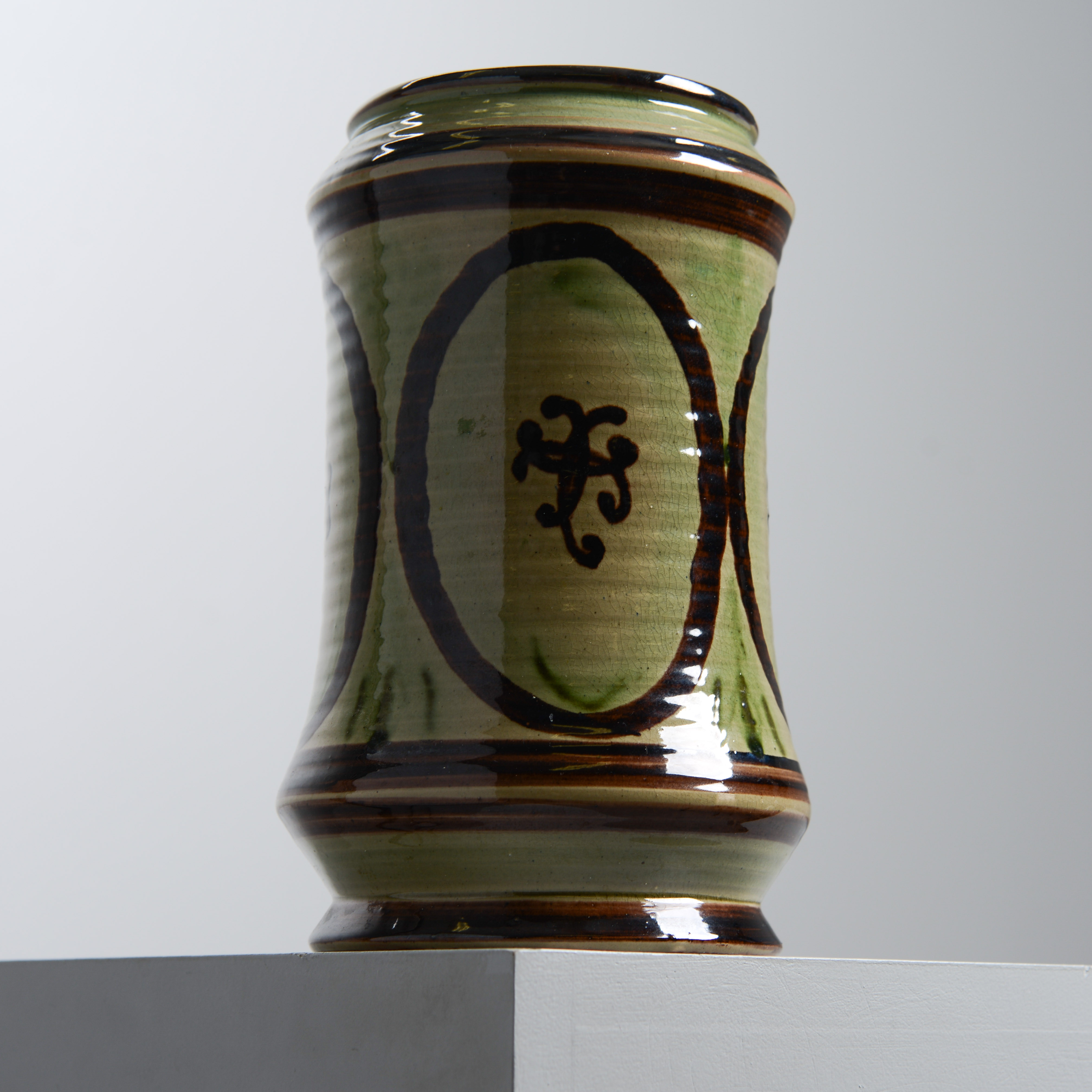 GABRIEL BURMEISTER. Vas, modell 5007D, Gabriel-Faience, Upsala-Ekeby, 1921-22.